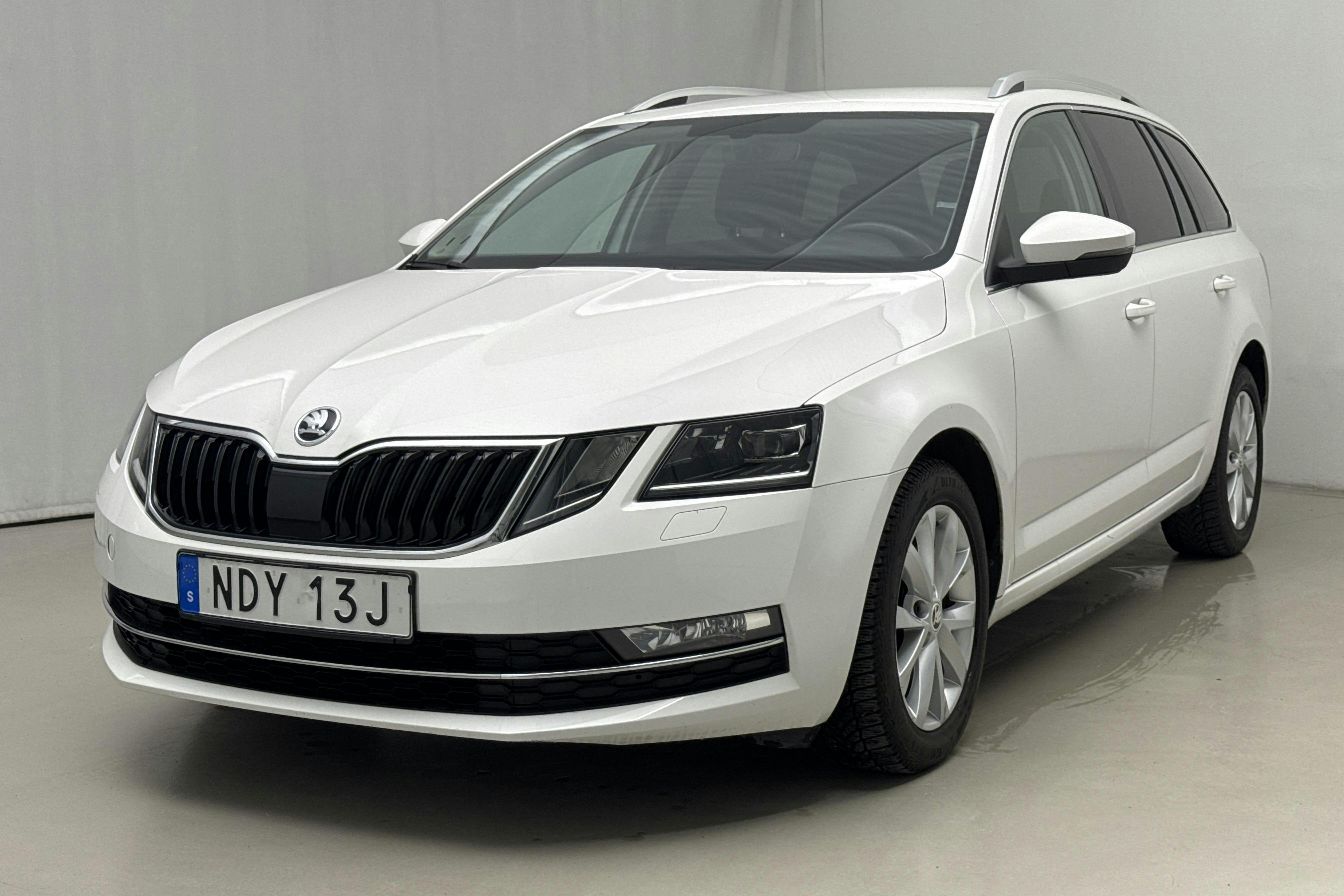 Presentation photo 1 of 18: Skoda Octavia III 1.0 TSI Combi (115hk) - 105 510 km - Automatic - white - 2019