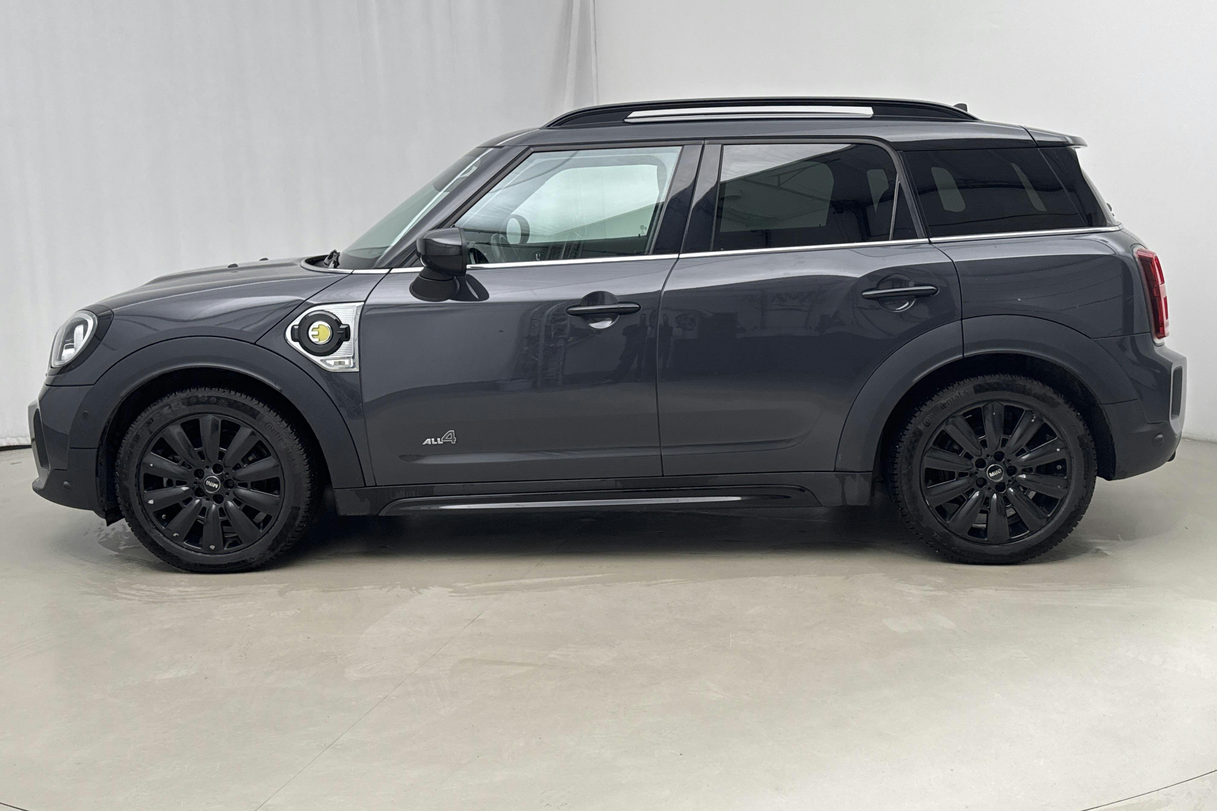 Presentationsfoto 2 av 16: MINI Cooper S E ALL4 Countryman 10,0kWh, F60 LCI (224hk) - 18 122 mil - Automat - grå - 2021