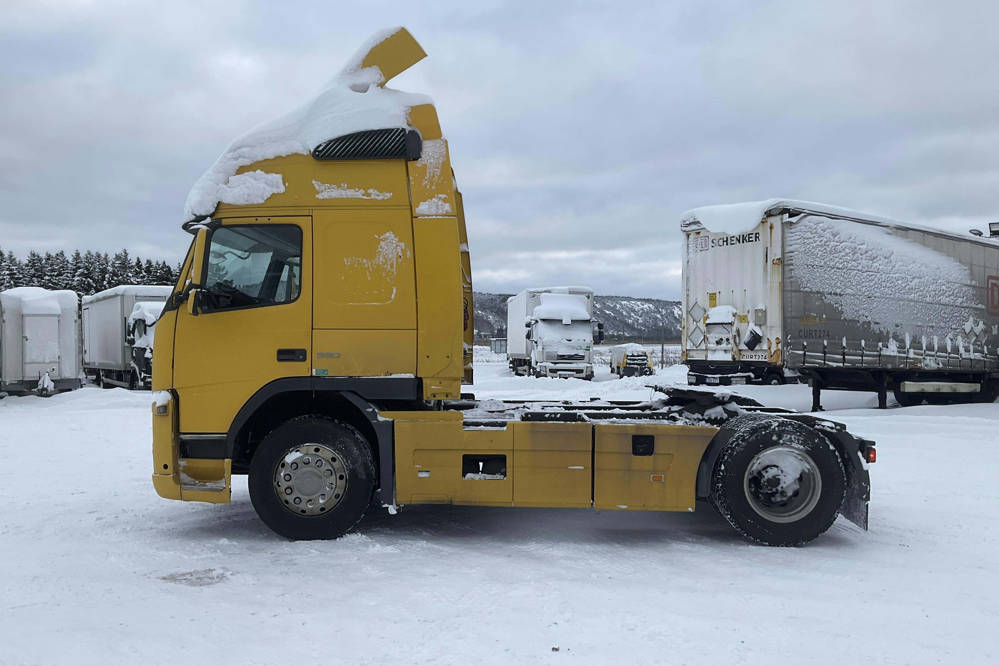 Presentationsfoto 2 av 39: VOLVO FM - 399 968 km - Automat - gul - 2013