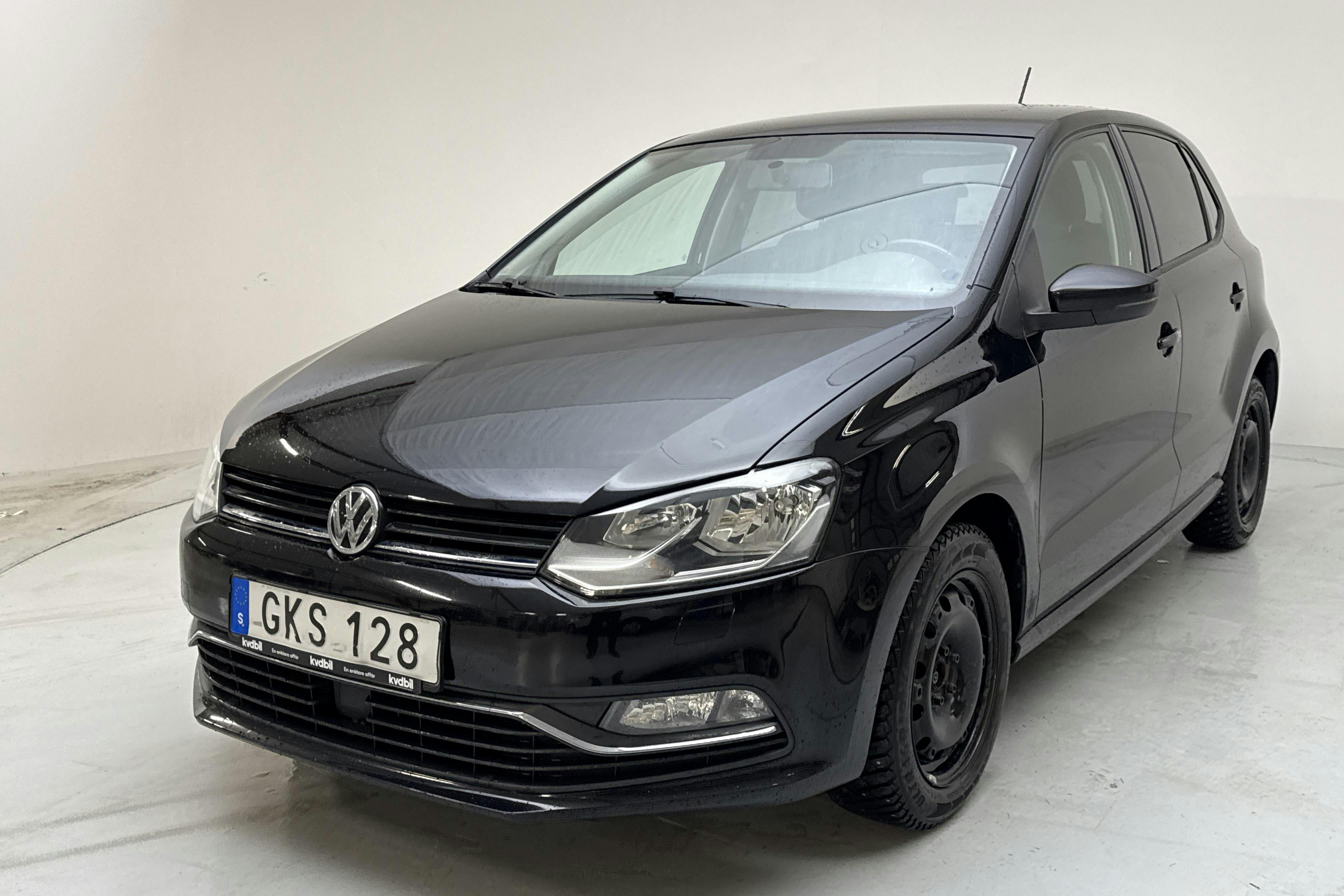 Presentation photo 1 of 12: VW Polo 1.2 TSI 5dr (90hk) - 122 640 km - Manual - black - 2016