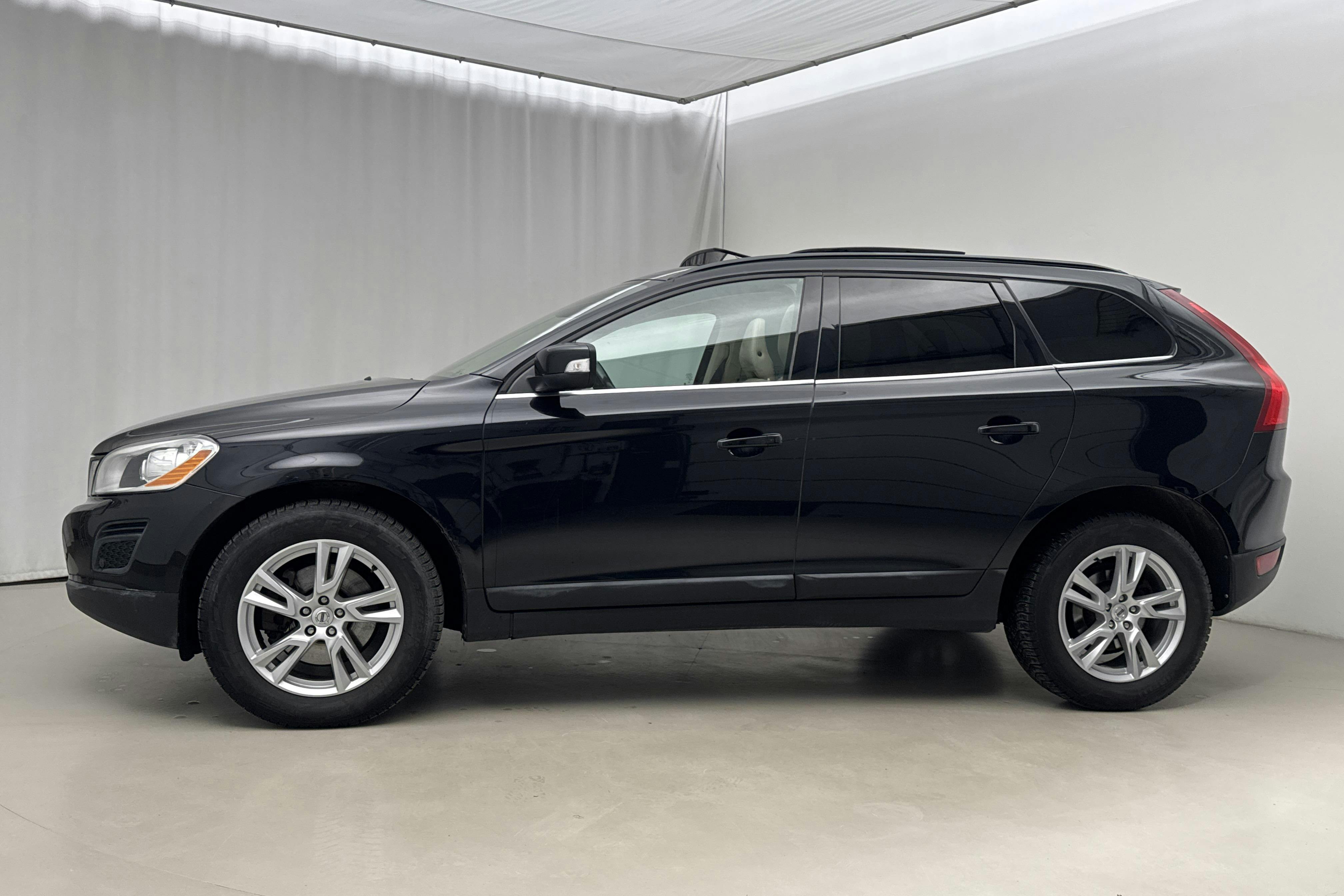 Presentation photo 2 of 21: Volvo XC60 D4 AWD (163hk) - 162 180 km - Automatic - black - 2013