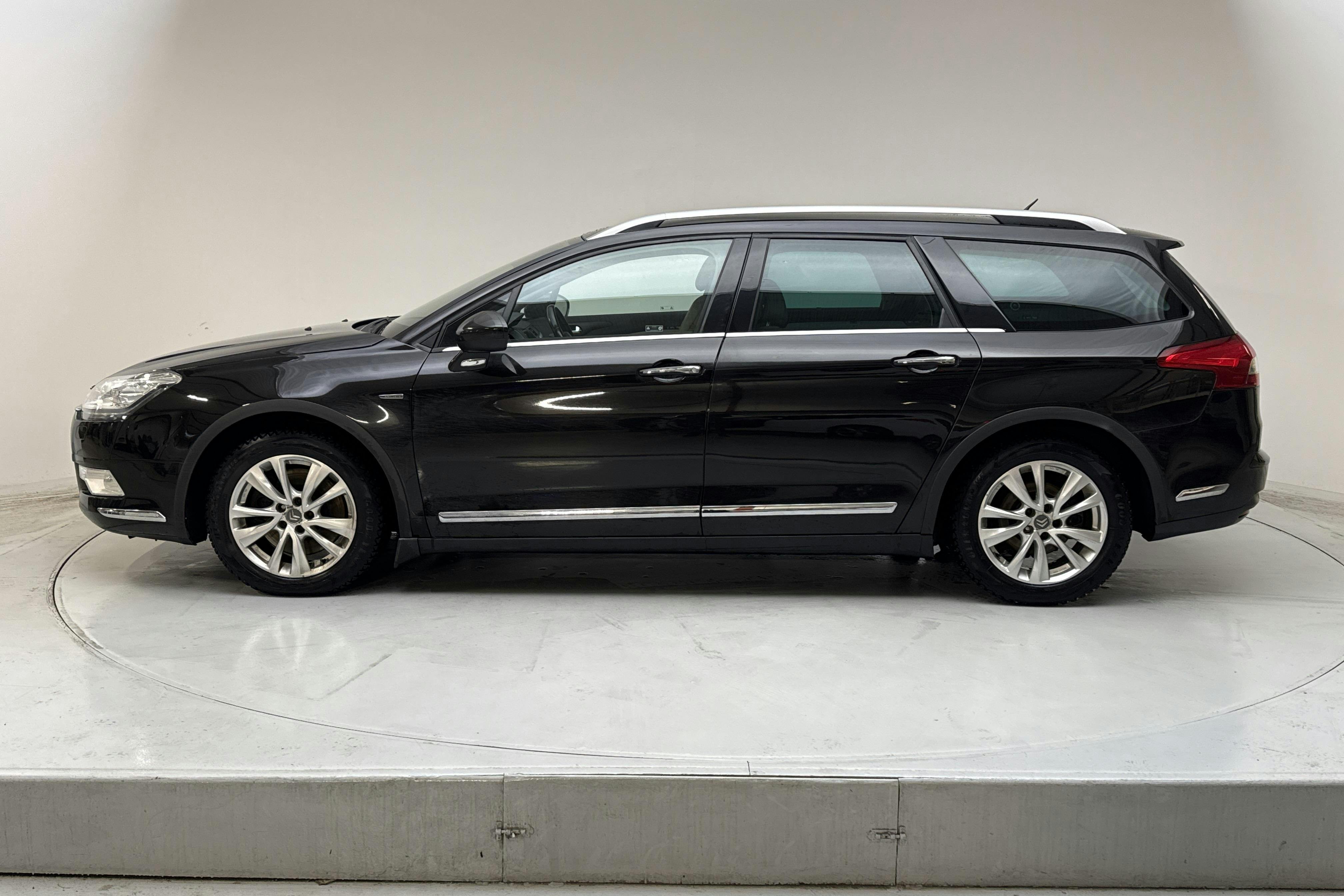 Presentation photo 2 of 17: Citroën C5 III 2.2 HDI Tourer (204hk) - 122 100 km - Automatic - brown - 2013