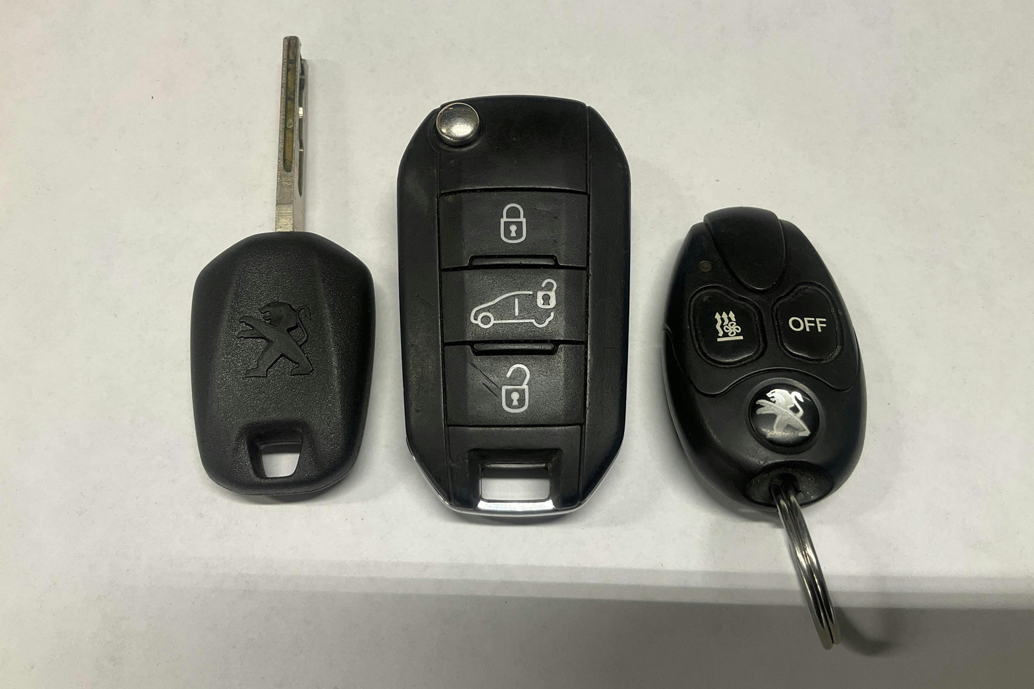 Esittelykuva 15 osoitteesta 15: Peugeot Expert BlueHDi Skåp (177hk) - 114 790 km - Automaattinen - valkoinen - 2019