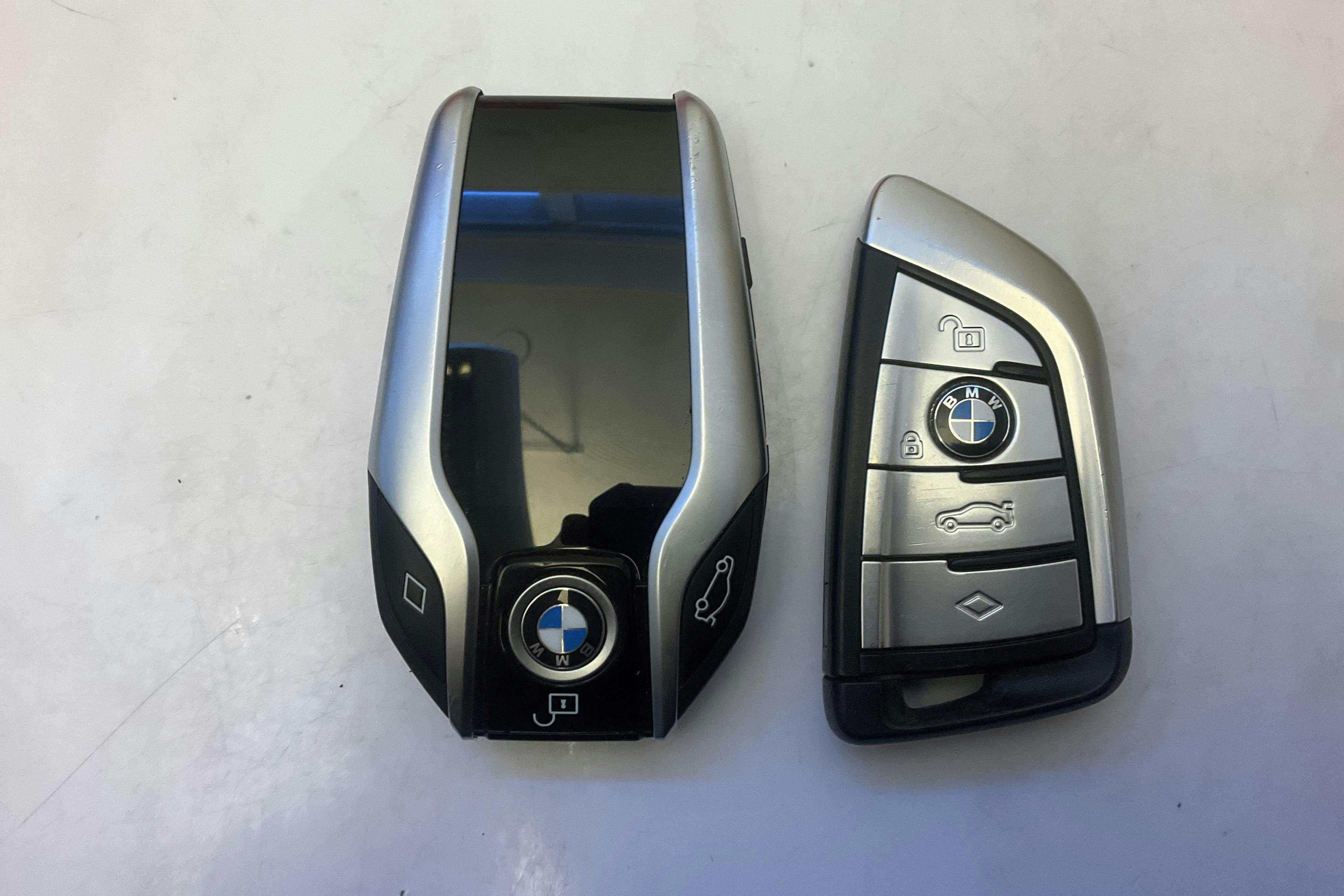 Presentationsfoto 17 av 17: BMW 520d xDrive Touring, G31 LCI (190hk+11hk) - 15 417 mil - Automat - vit - 2022