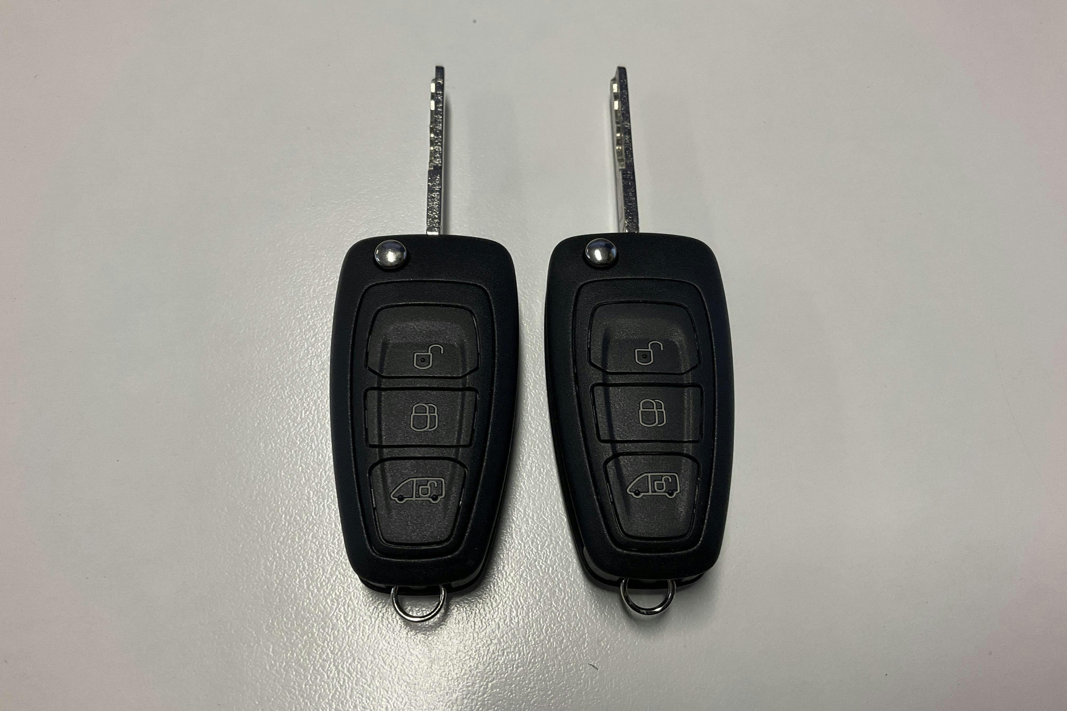 Presentationsfoto 13 av 13: Ford Transit Custom 280 (130hk) - 21 510 mil - Automat - grå - 2019