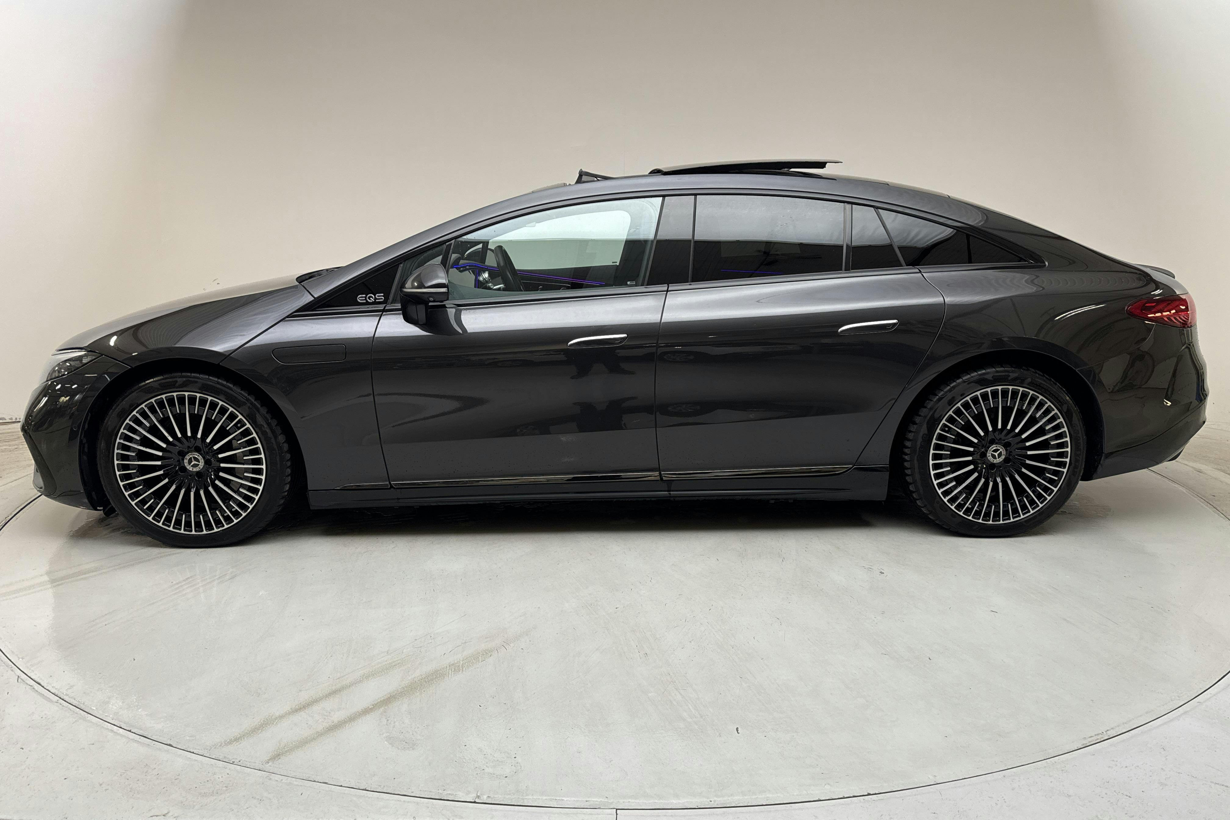 Presentation photo 2 of 20: Mercedes EQS 580 4MATIC V297 (523hk) - 137 850 km - Automatic - gray - 2022