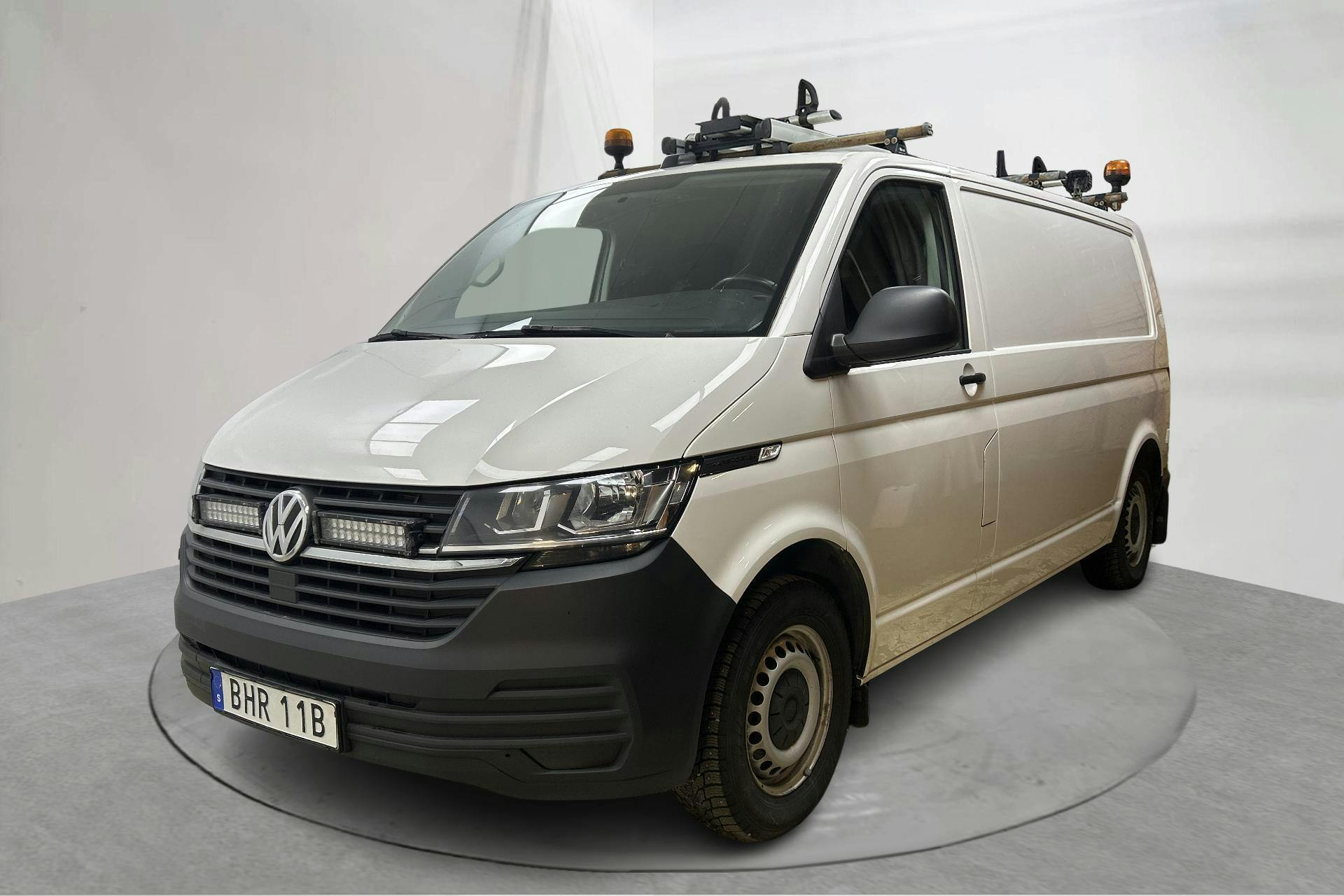Presentation photo 1 of 21: VW Transporter T6 2.0 TDI BMT Skåp 4MOTION (150hk) - 184 400 km - Manual - white - 2020
