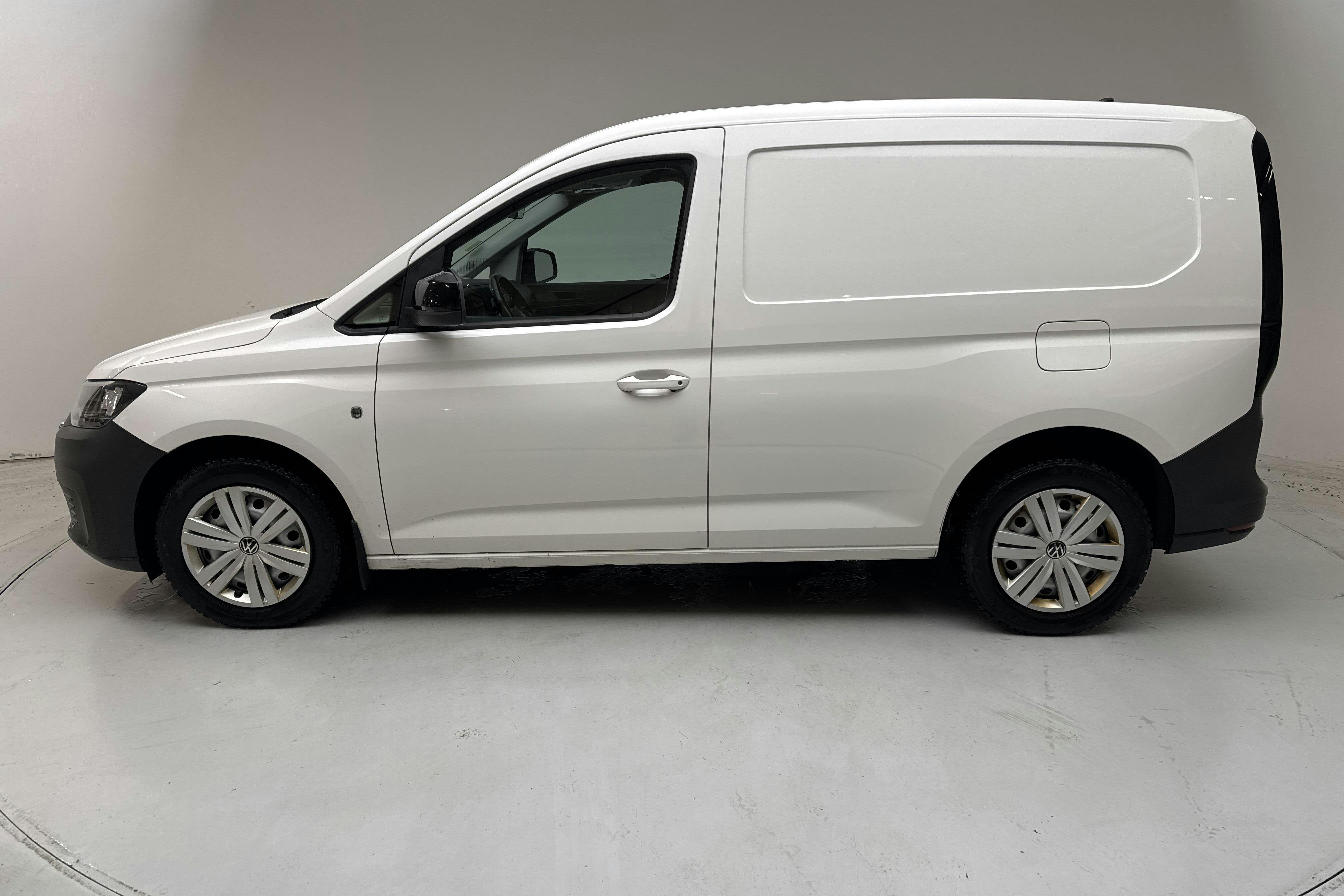 Presentationsfoto 2 av 12: VW Caddy Cargo 1.5 TSI Skåp (114hk) - 12 668 mil - Automat - vit - 2021