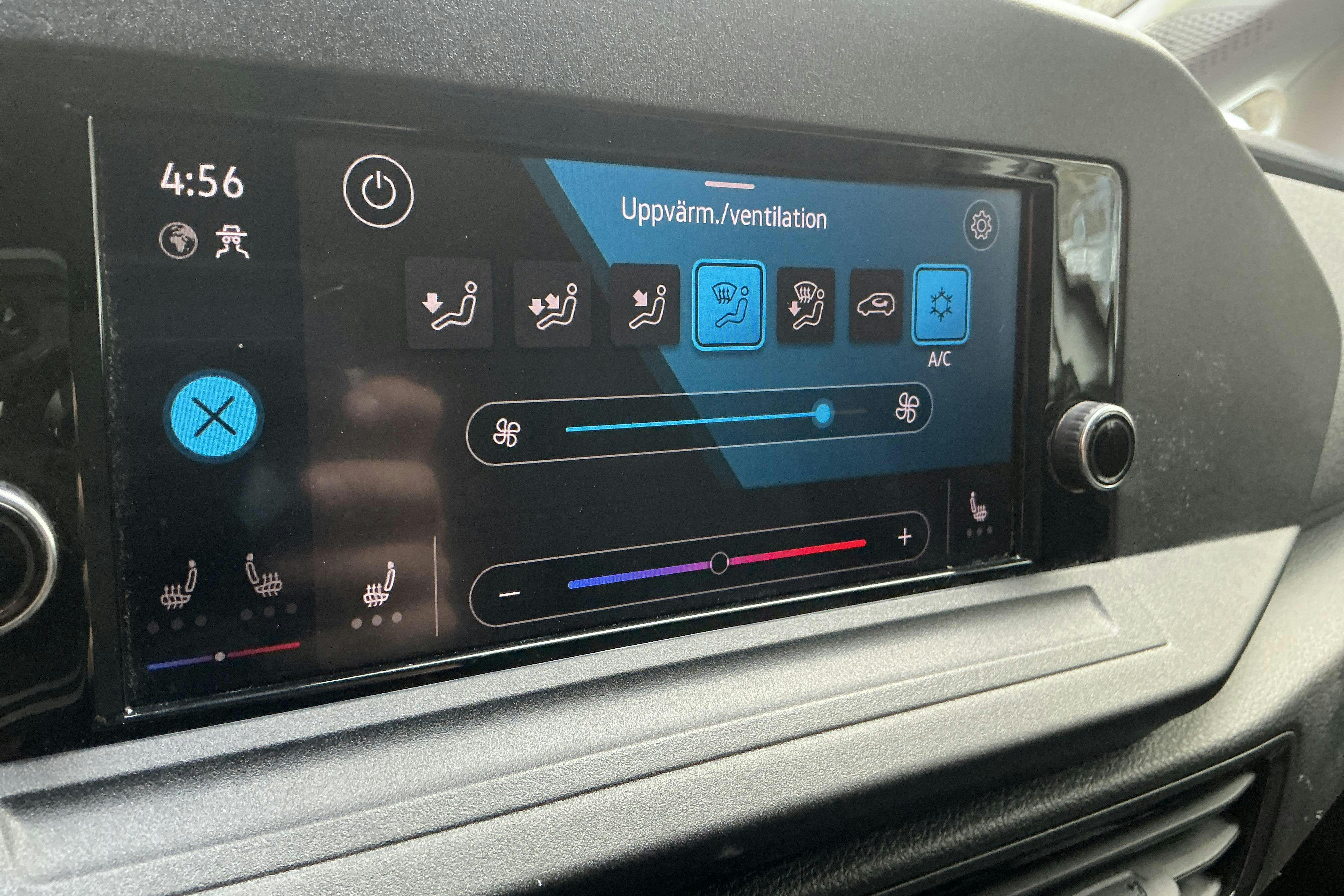 Presentationsfoto 12 av 12: VW Caddy Cargo 1.5 TSI Skåp (114hk) - 12 668 mil - Automat - vit - 2021