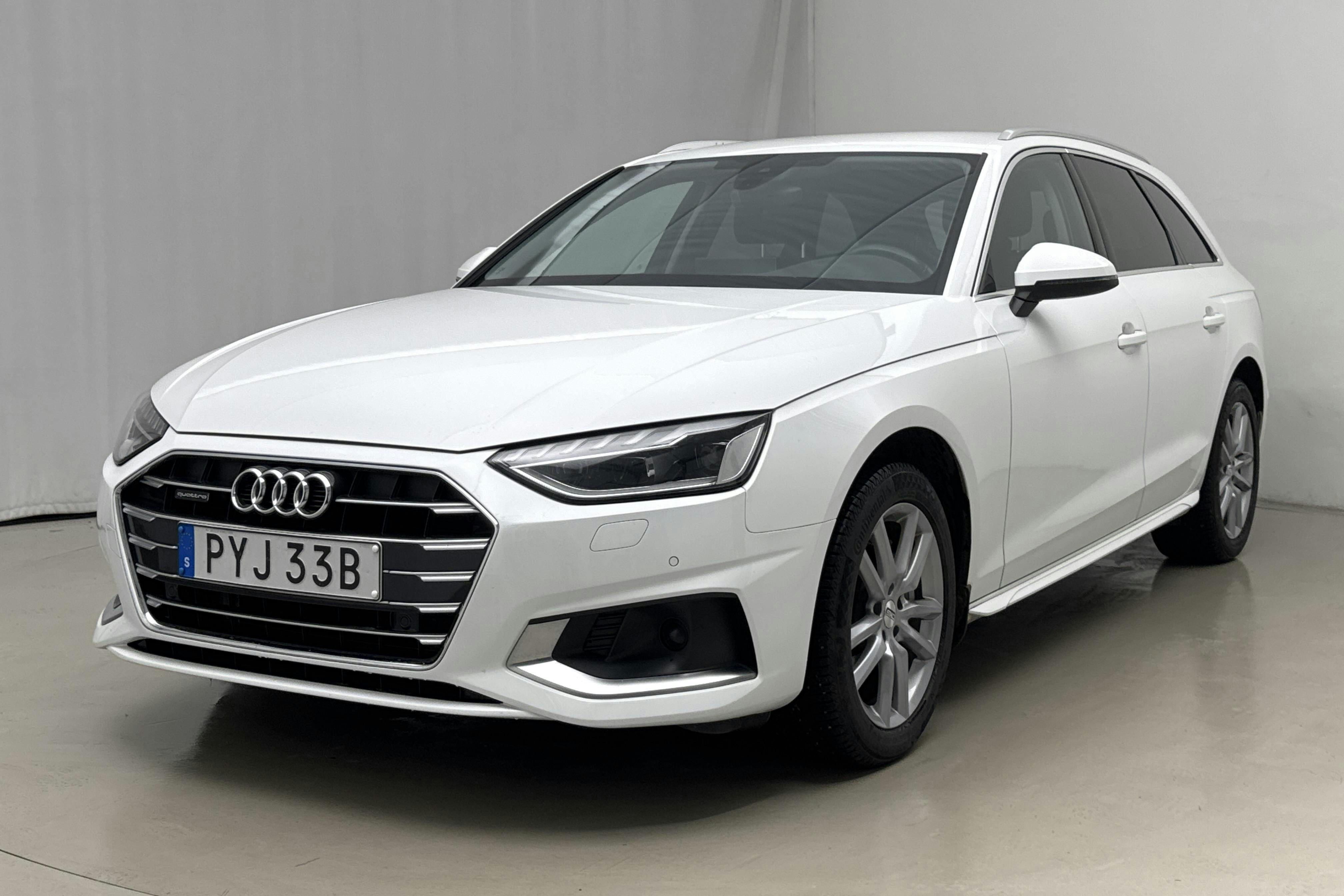 Presentationsfoto 1 av 21: Audi A4 Avant 40 TDI quattro (204hk) - 12 876 mil - Automat - vit - 2021