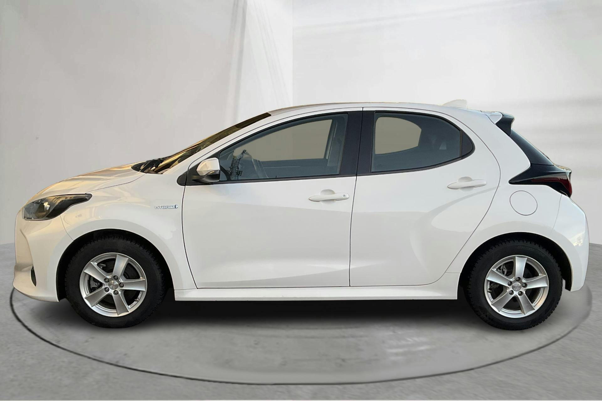 Präsentationsfoto 2 von 14: Toyota Yaris 1.5 Hybrid 5dr (116hk) - 20 740 Kilometer - Verkaufsautomat - Weiß - 2021