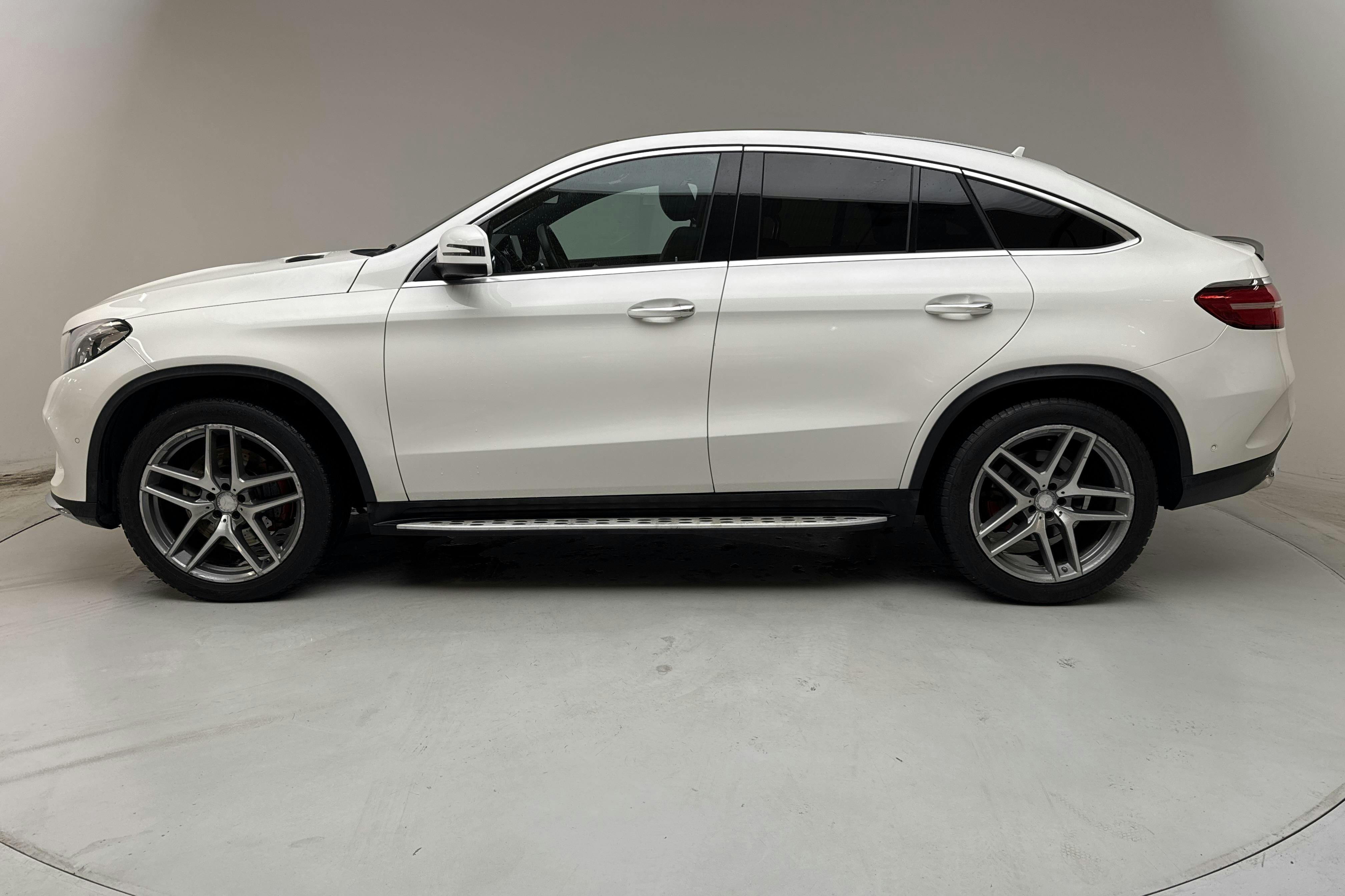 Presentation photo 2 of 15: Mercedes GLE 400 4MATIC Coupé C292 (333hk) - 274 470 km - Automatic - white - 2015