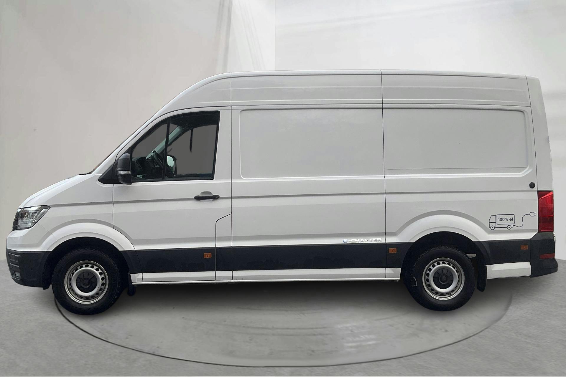 Presentation photo 2 of 14: VW E-Crafter 35 Skåp (136hk) - 35 730 km - Automatic - white - 2021