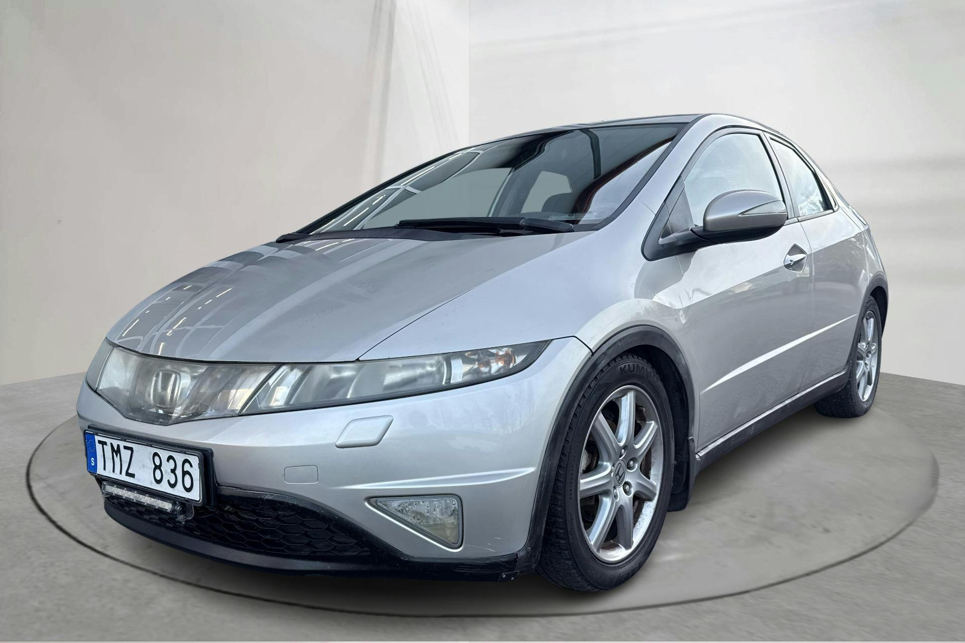 Presentationsfoto 1 av 15: Honda Civic 1.8 5dr (140hk) - 19 638 mil - Manuell - silver - 2007
