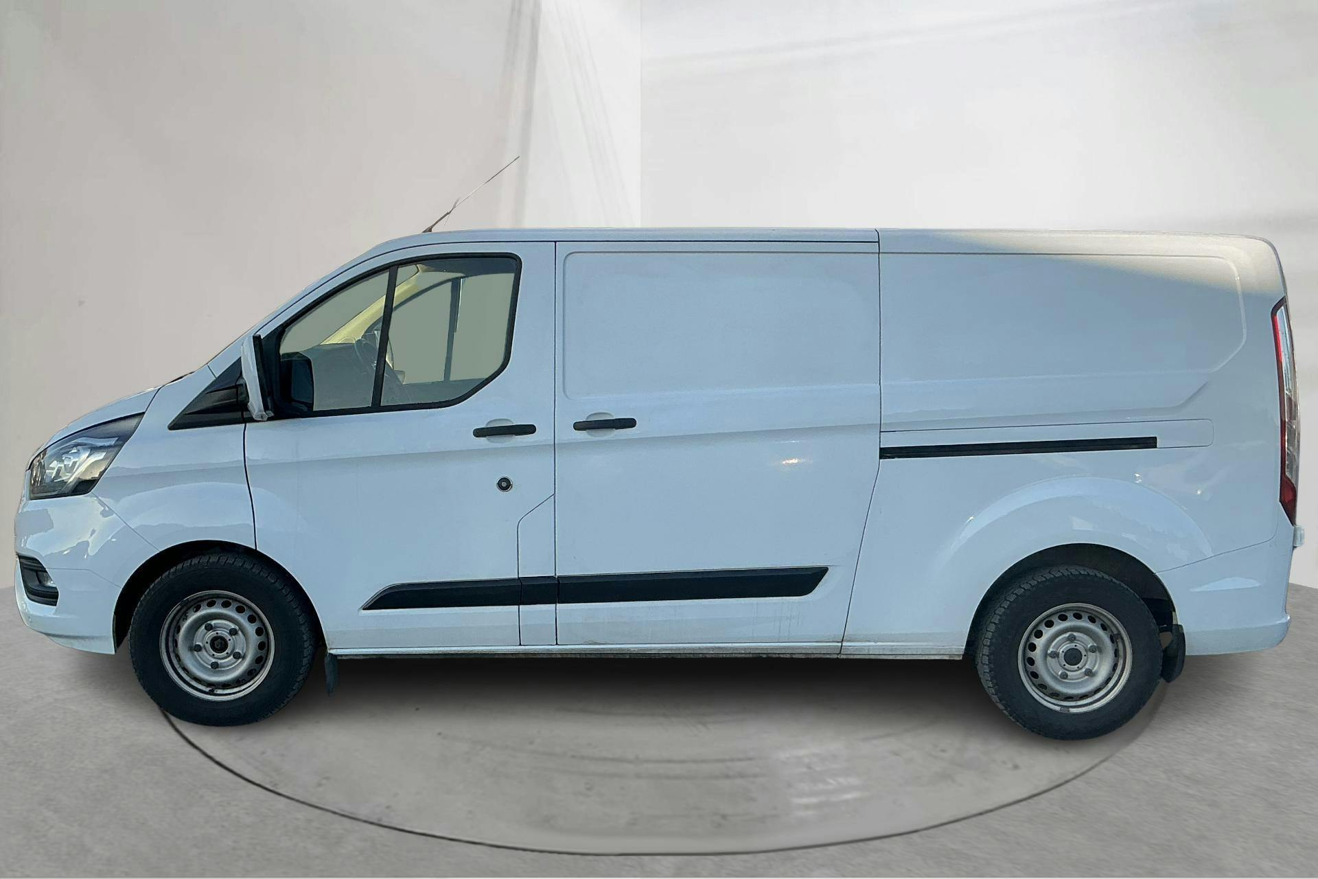 Presentationsfoto 2 av 13: Ford Transit Custom 300 (130hk) - 6 242 mil - Manuell - vit - 2022