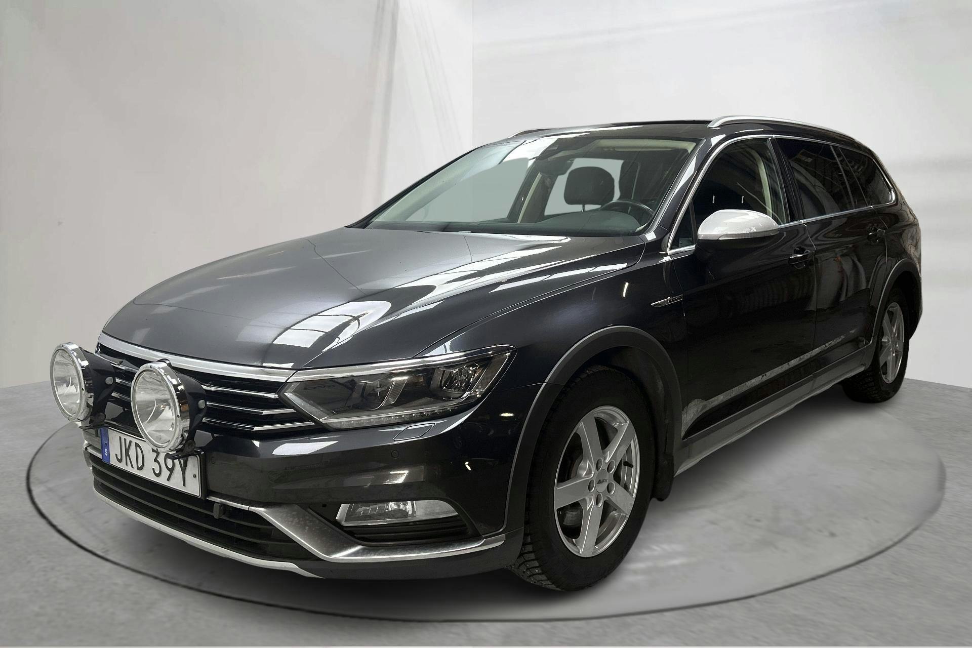 Presentationsfoto 1 av 16: VW Passat Alltrack 2.0 TDI 4MOTION (190hk) - 10 932 mil - Automat - Dark Grey - 2019