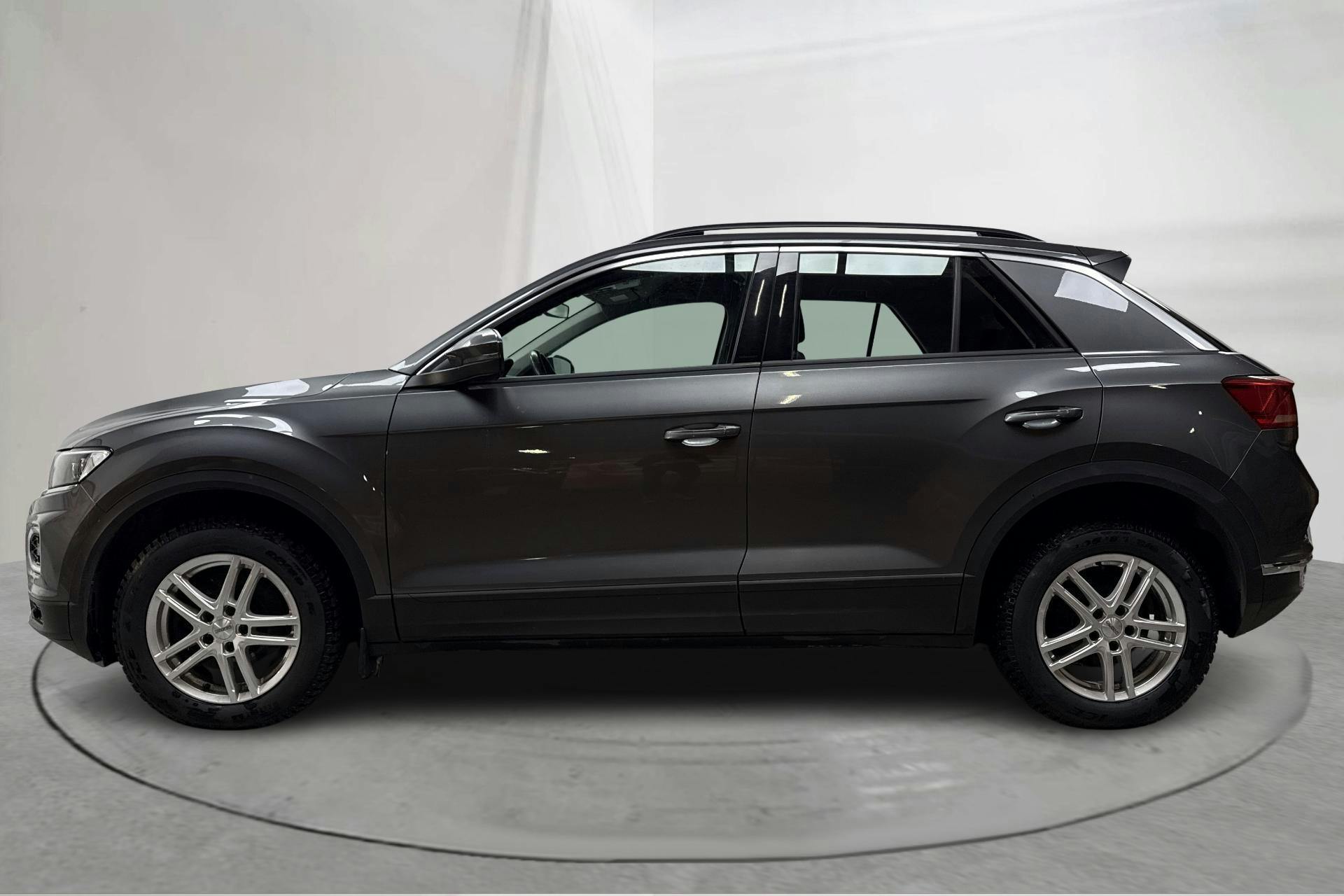 Presentationsfoto 2 av 18: VW T-Roc 2.0 TDI 4MOTION (150hk) - 17 657 mil - Automat - Dark Grey - 2021