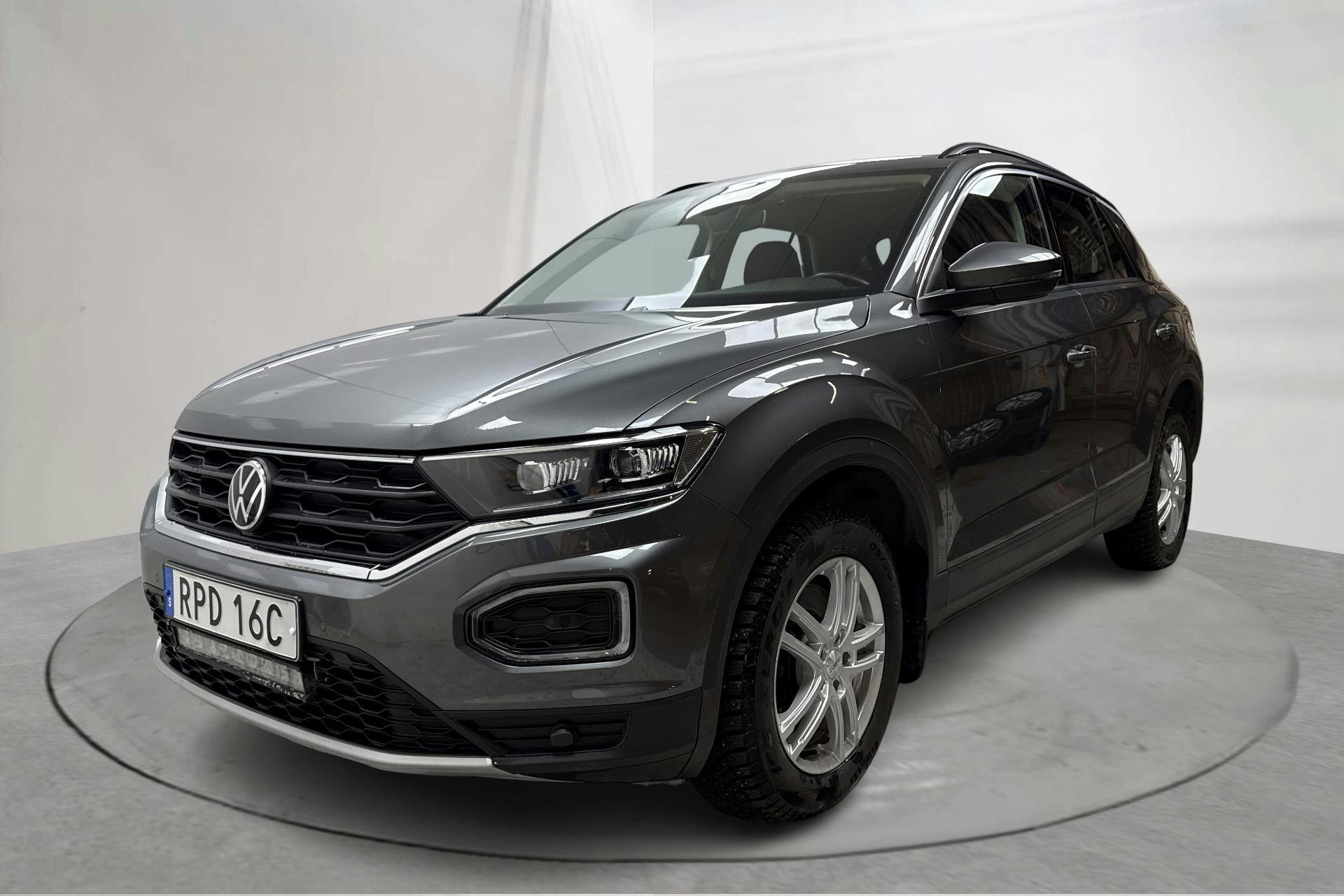 Presentationsfoto 1 av 18: VW T-Roc 2.0 TDI 4MOTION (150hk) - 17 657 mil - Automat - Dark Grey - 2021