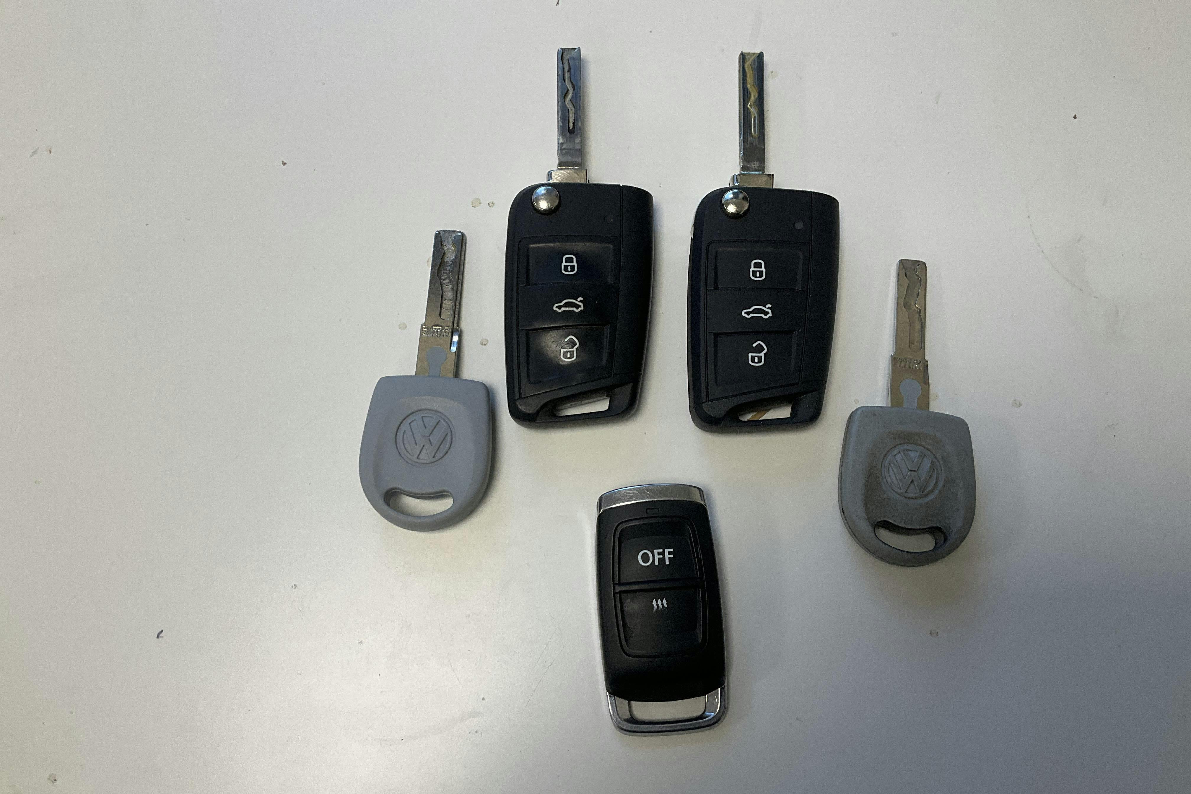 Presentationsfoto 14 av 14: VW Transporter Pickup T6.1 TDI (110hk) - 7 025 mil - Manuell - grå - 2022