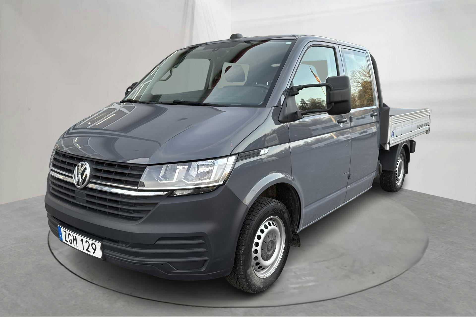 Presentationsfoto 1 av 14: VW Transporter Pickup T6.1 TDI (110hk) - 7 025 mil - Manuell - grå - 2022
