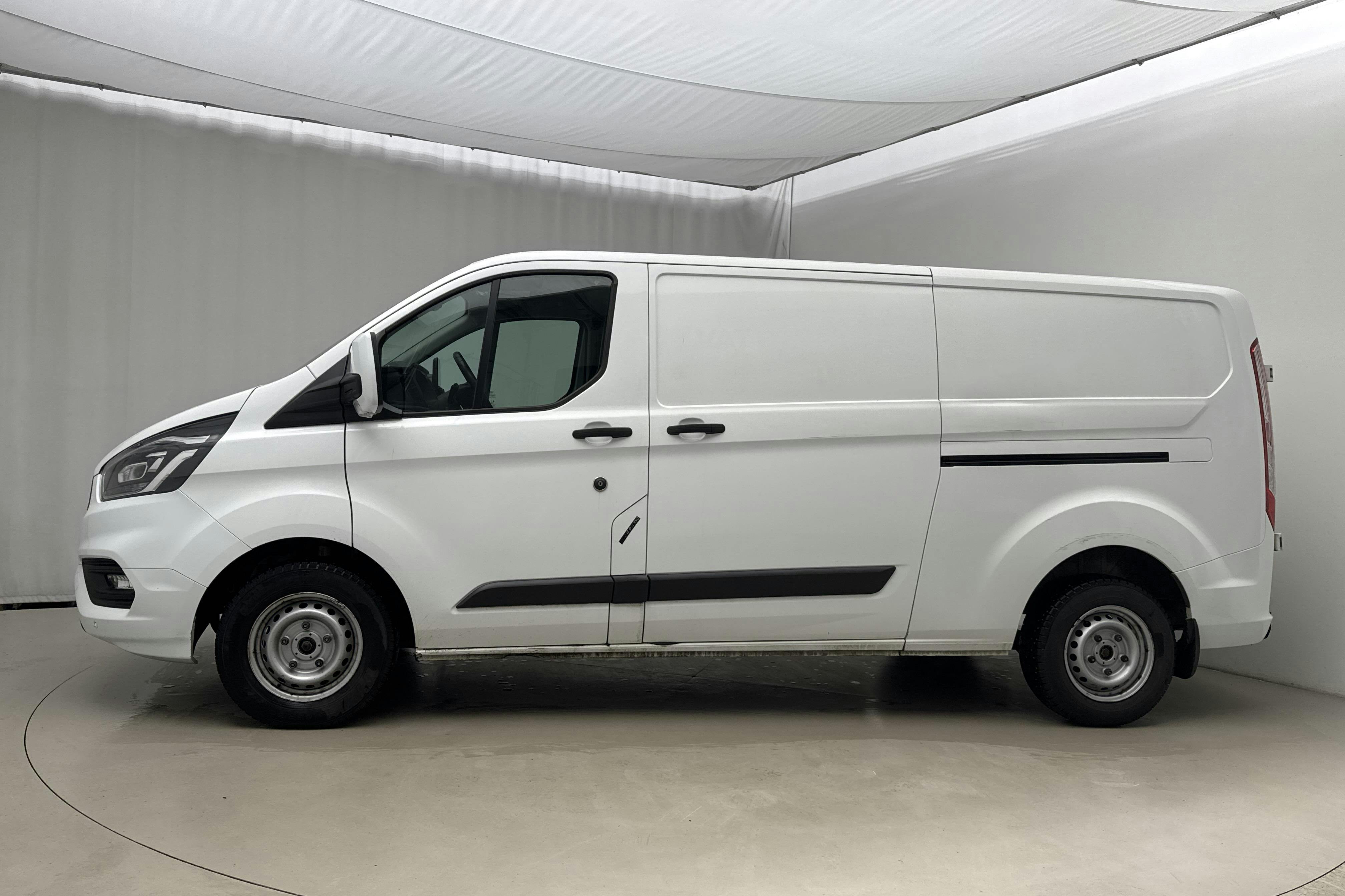 Presentation photo 2 of 19: Ford Transit Custom 300 MHEV (130hk) - 151 510 km - Manual - white - 2021