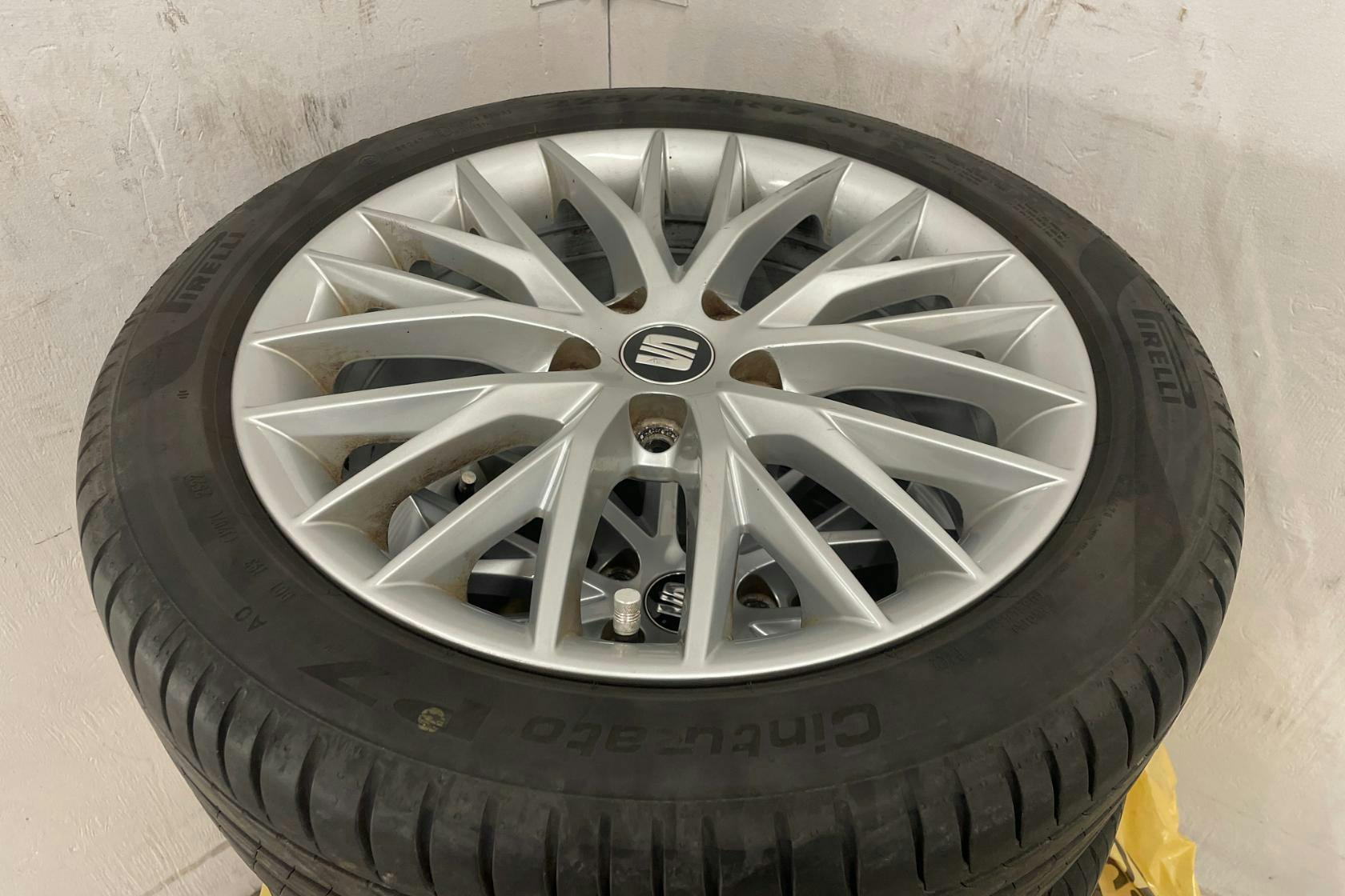 Presentation photo 16 of 16: Seat Leon 1.2 TSI 5dr (110hk) - 83 800 km - Manual - white - 2015