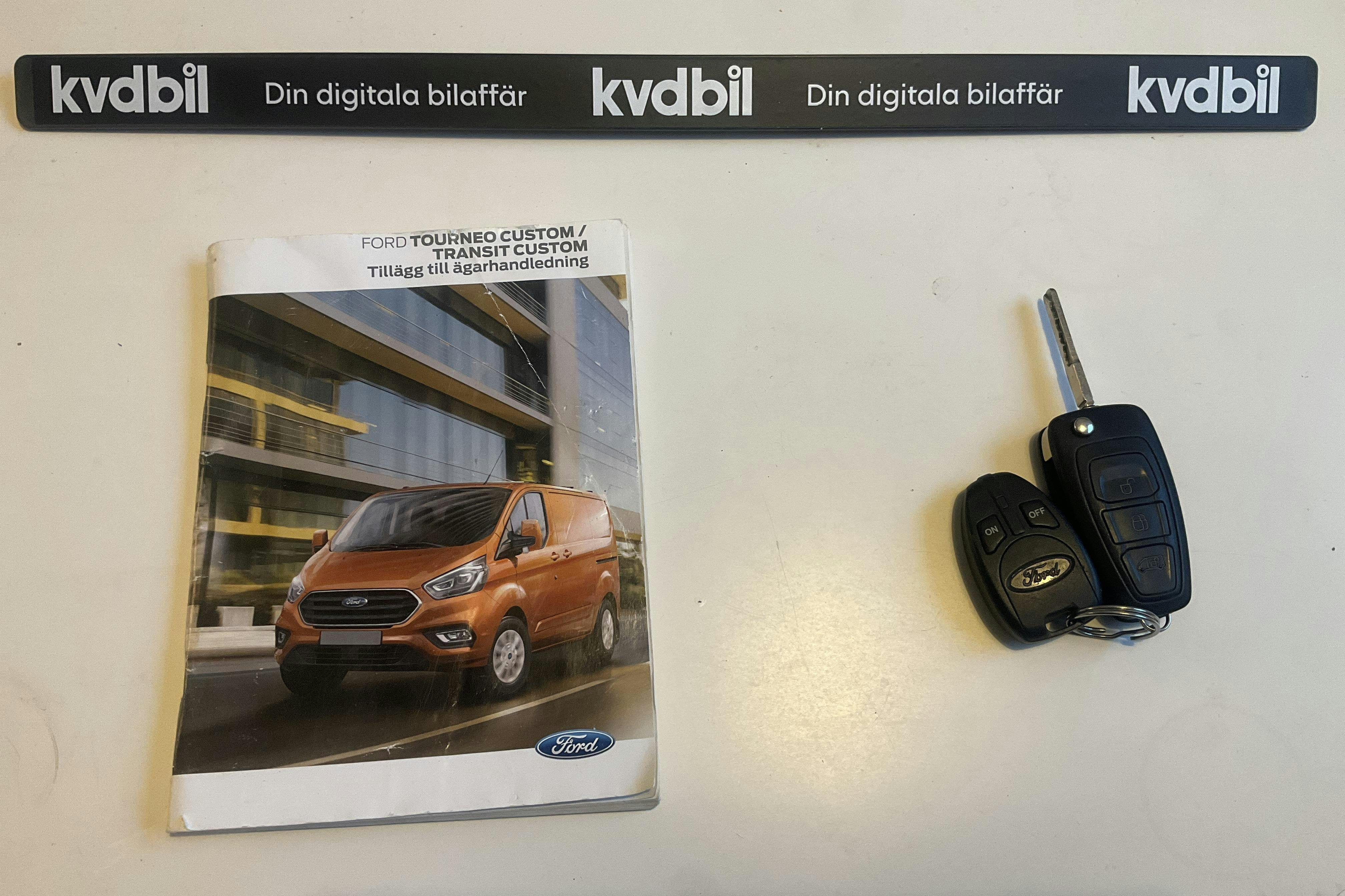 Presentationsfoto 15 av 15: Ford Transit Custom 300 MHEV (130hk) - 14 747 mil - Manuell - vit - 2021