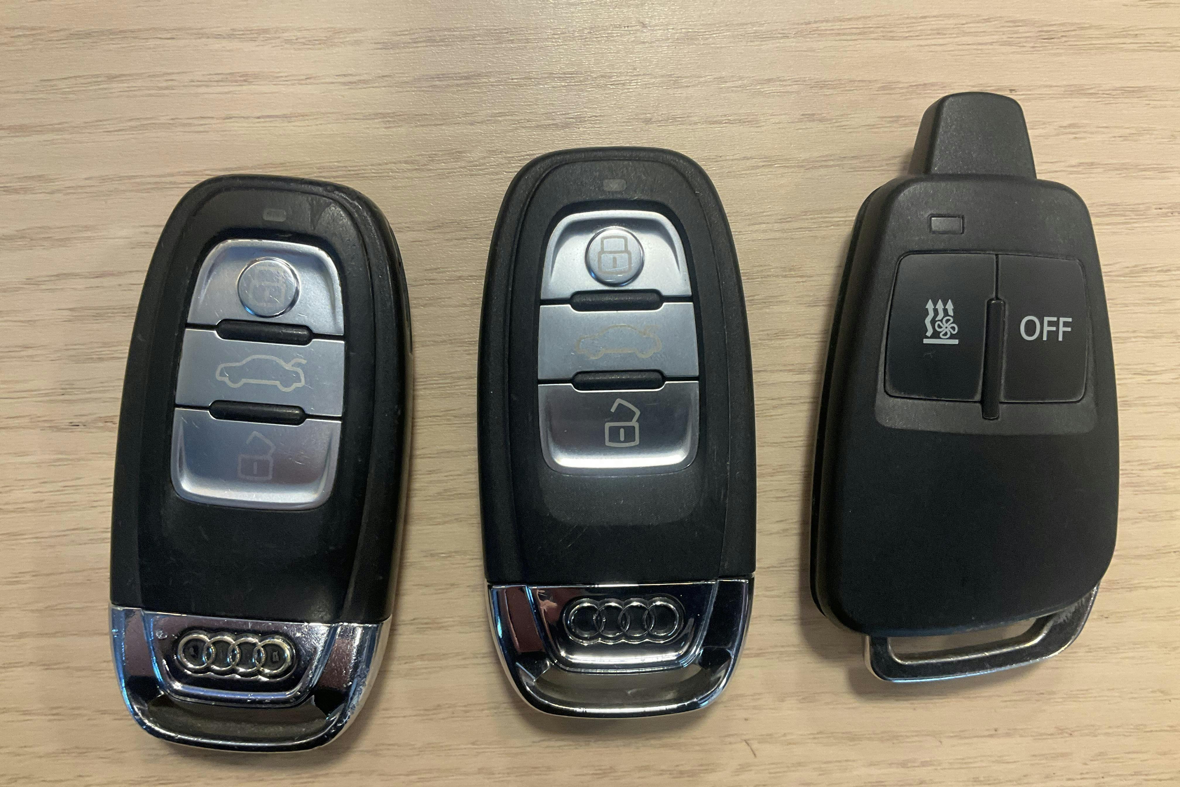 Presentation photo 12 of 12: Audi A4 2.0 TDI Ultra Avant (136hk) - 142 390 km - Manual - black - 2015