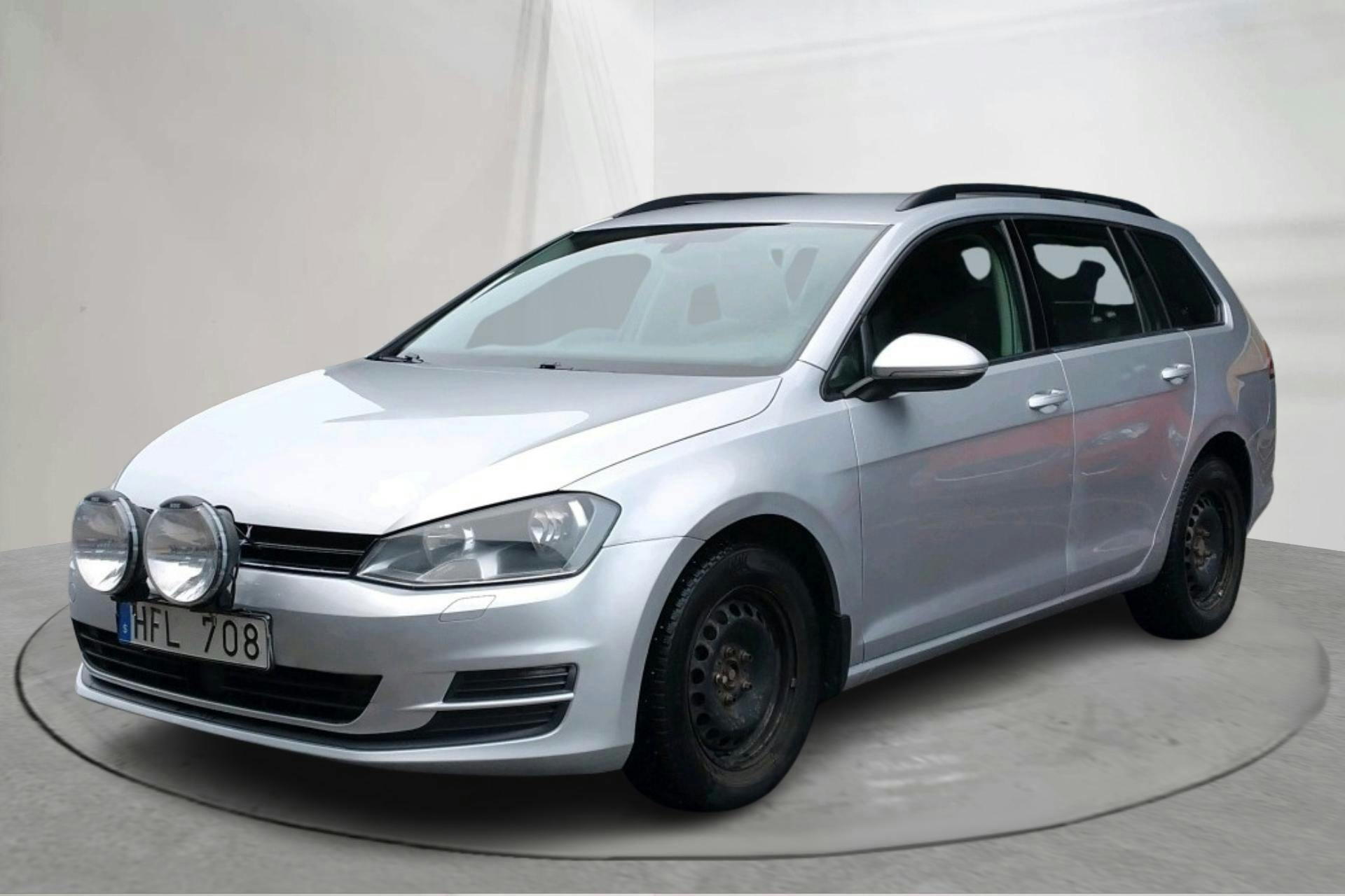 Presentationsfoto 1 av 14: VW Golf VII 1.4 TSI Sportscombi (122hk) - 15 979 mil - Automat - silver - 2014