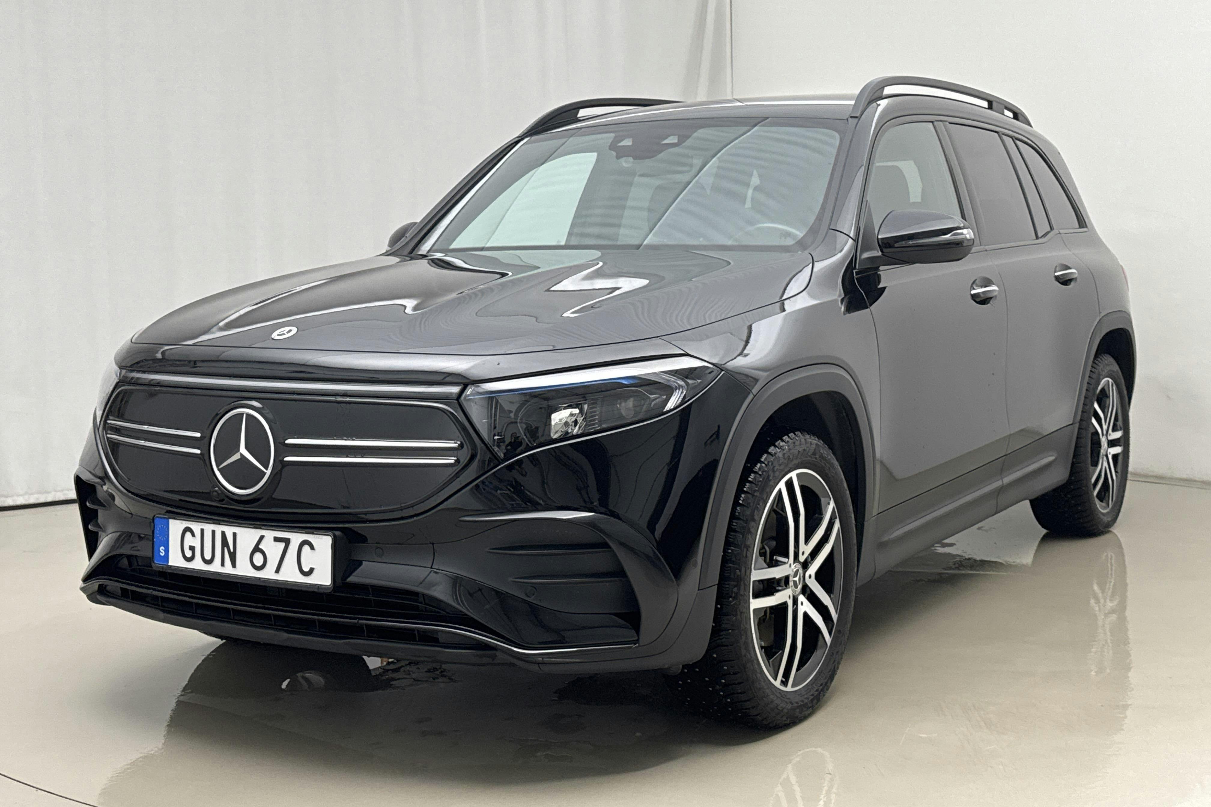 Presentationsfoto 1 av 24: Mercedes EQB 250 X243 (190hk) - 4 911 mil - Automat - svart - 2024