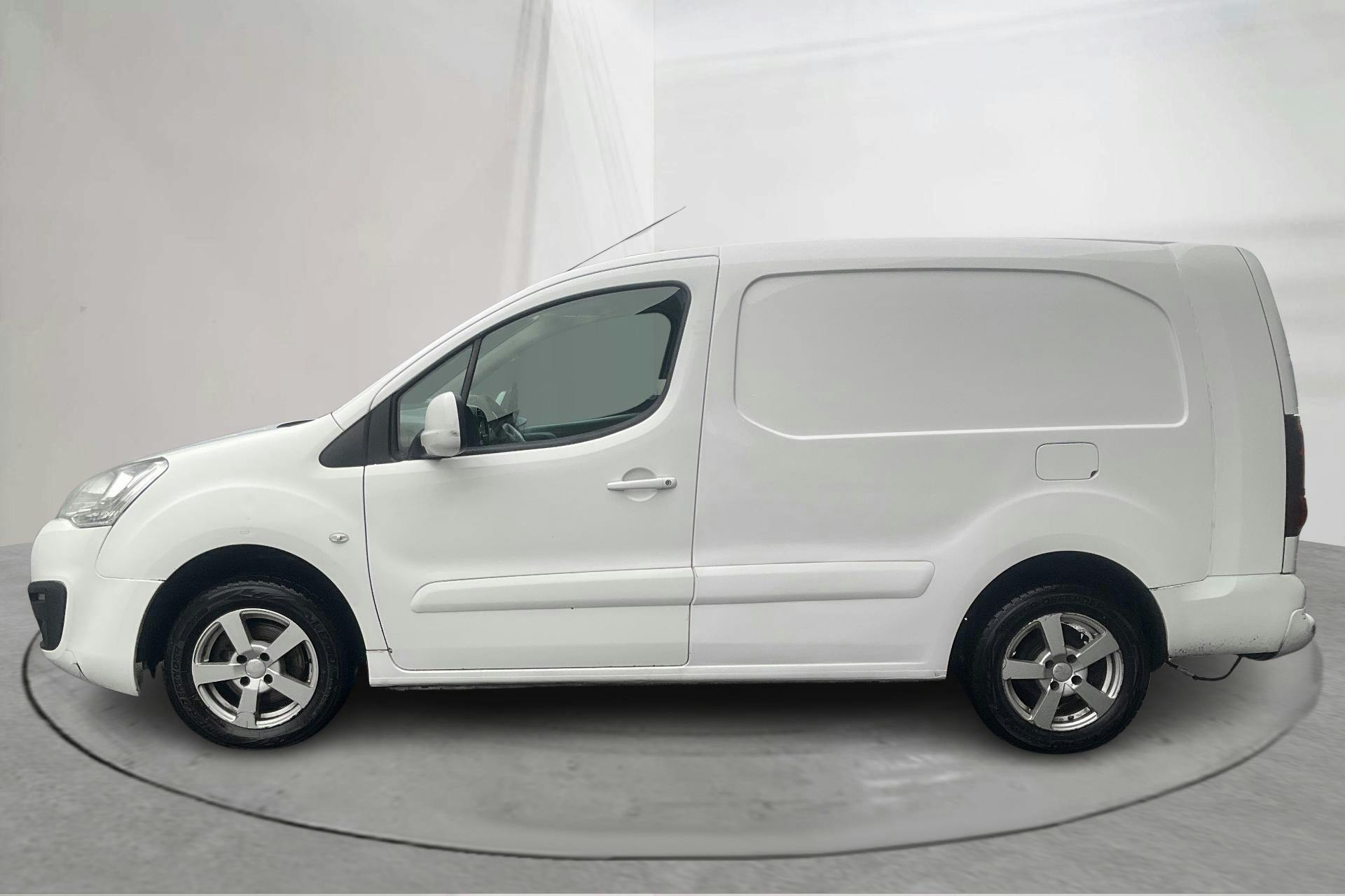 Presentationsfoto 2 av 12: Citroën Berlingo 1.6 BlueHDi Skåp (100hk) - 26 124 mil - Manuell - vit - 2016