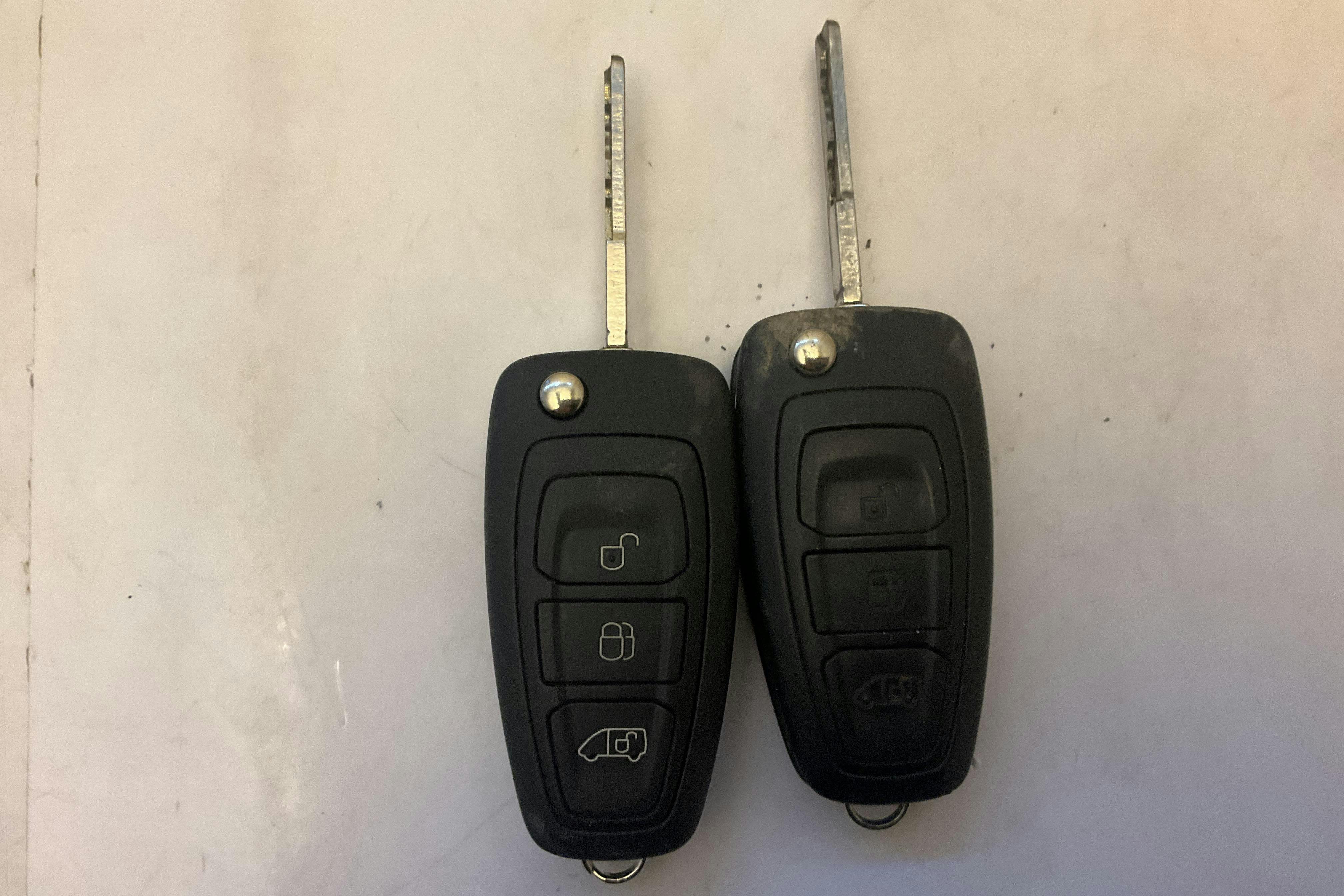 Presentation photo 15 of 15: Ford Transit Chassi 350 2.0 TDCi 2WD (170hk) - 88 000 km - Manual - white - 2019