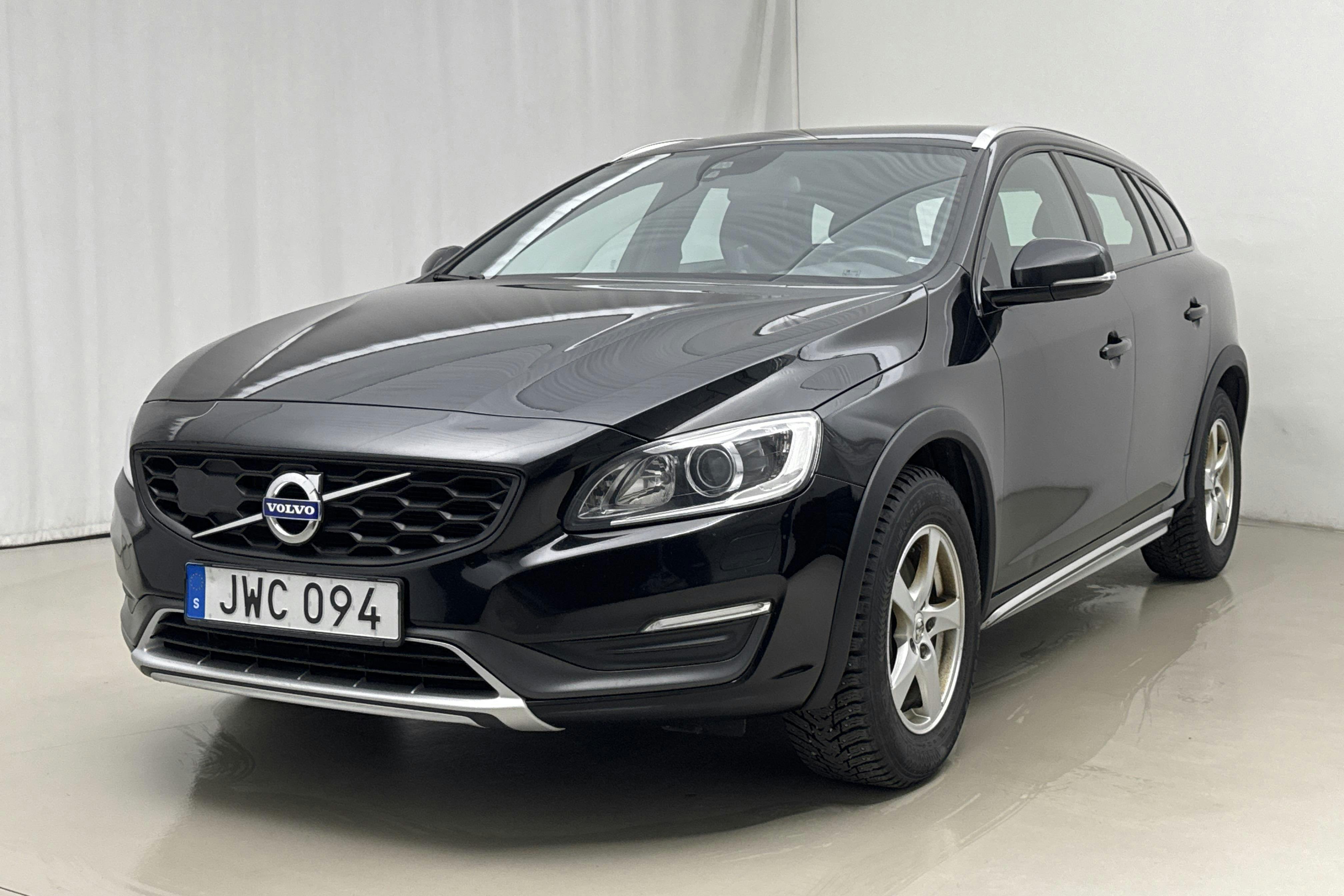 Presentationsfoto 1 av 17: Volvo V60 D4 Cross Country AWD (190hk) - 18 928 mil - Automat - svart - 2016