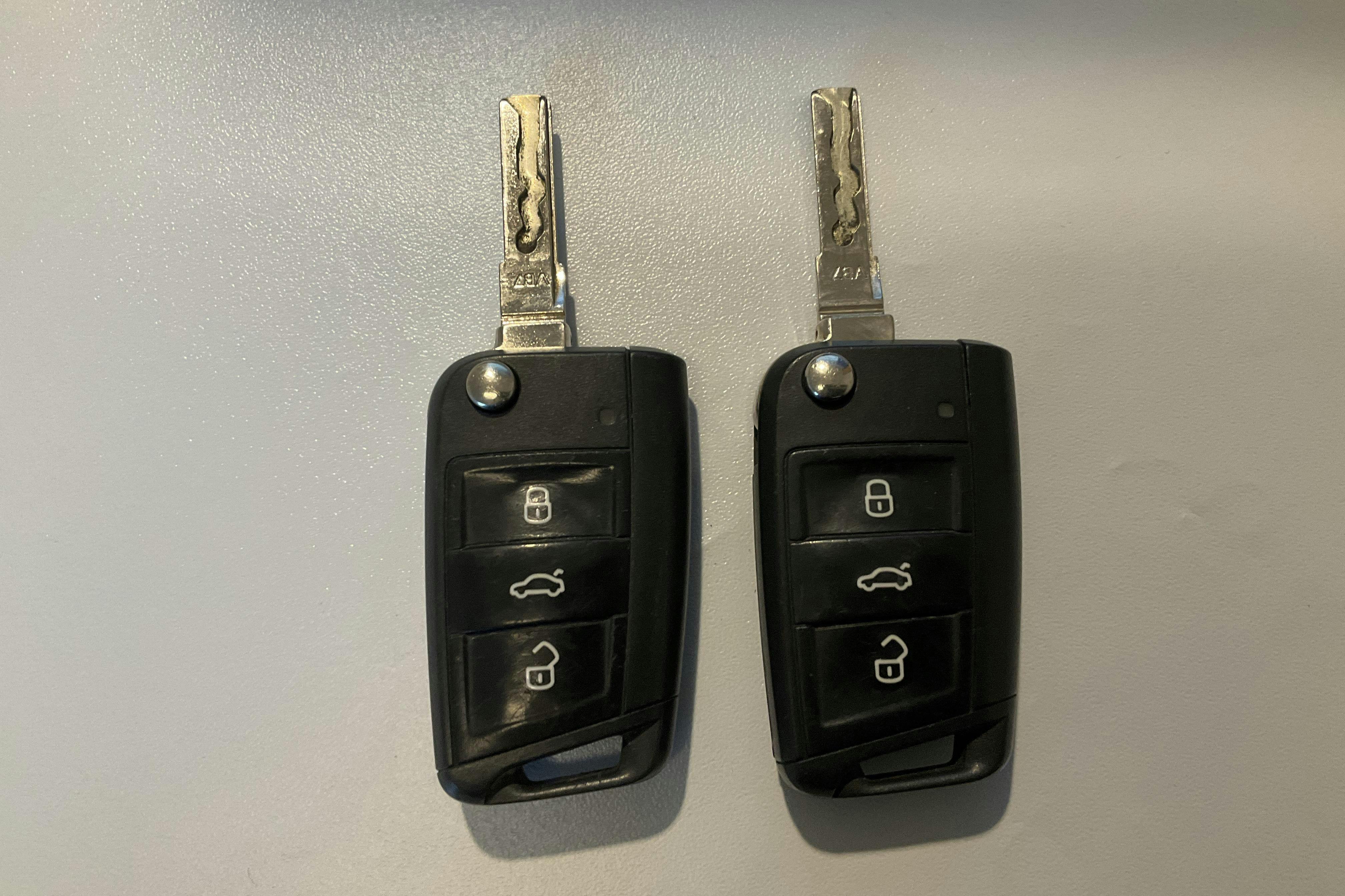 Presentation photo 12 of 12: VW Golf VII 1.2 TSI 5dr (105hk) - 174 910 km - Manual - white - 2014