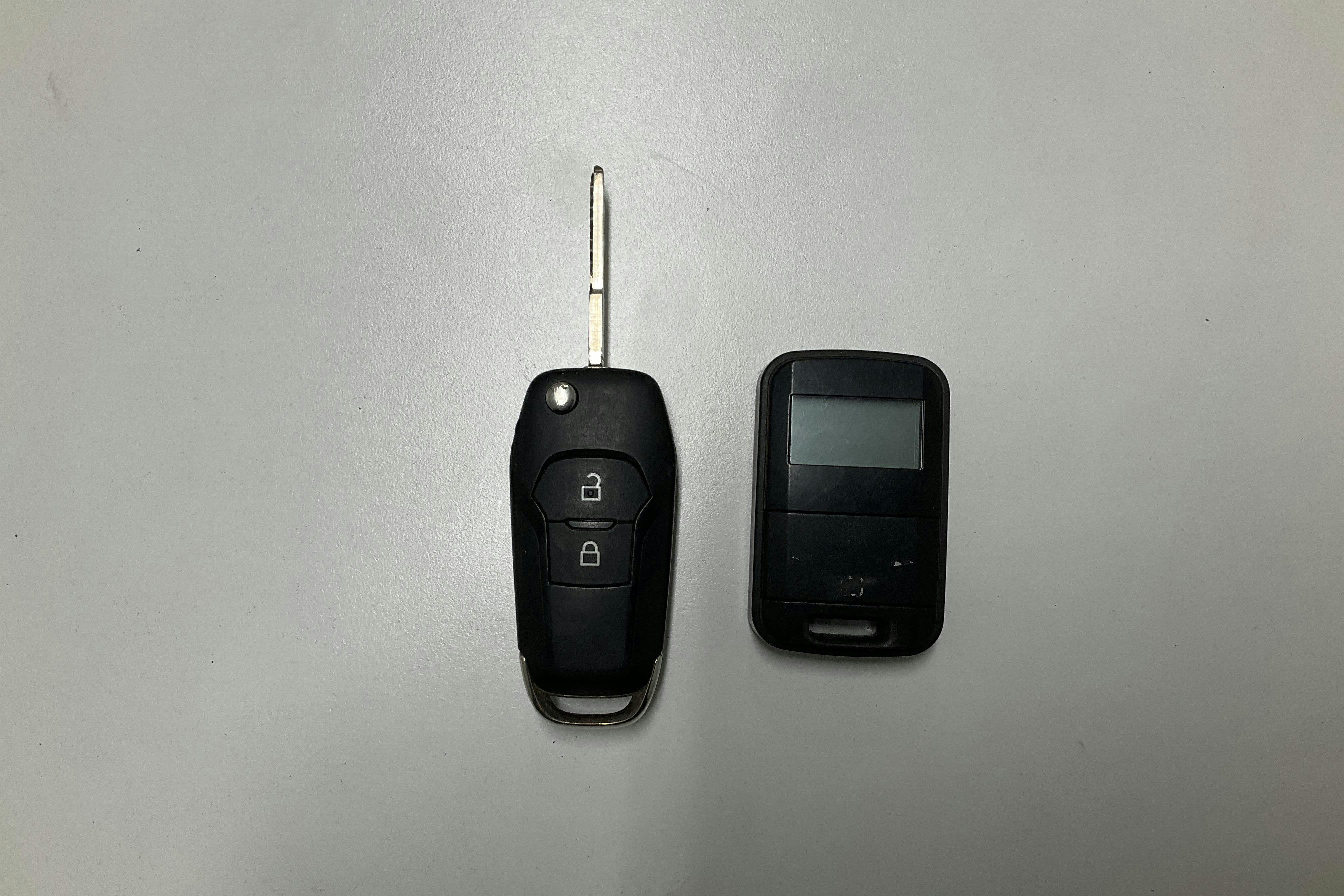 Presentation photo 12 of 12: Ford Ranger 2.0 TDCi 4WD (170hk) - 150 570 km - Manual - white - 2019