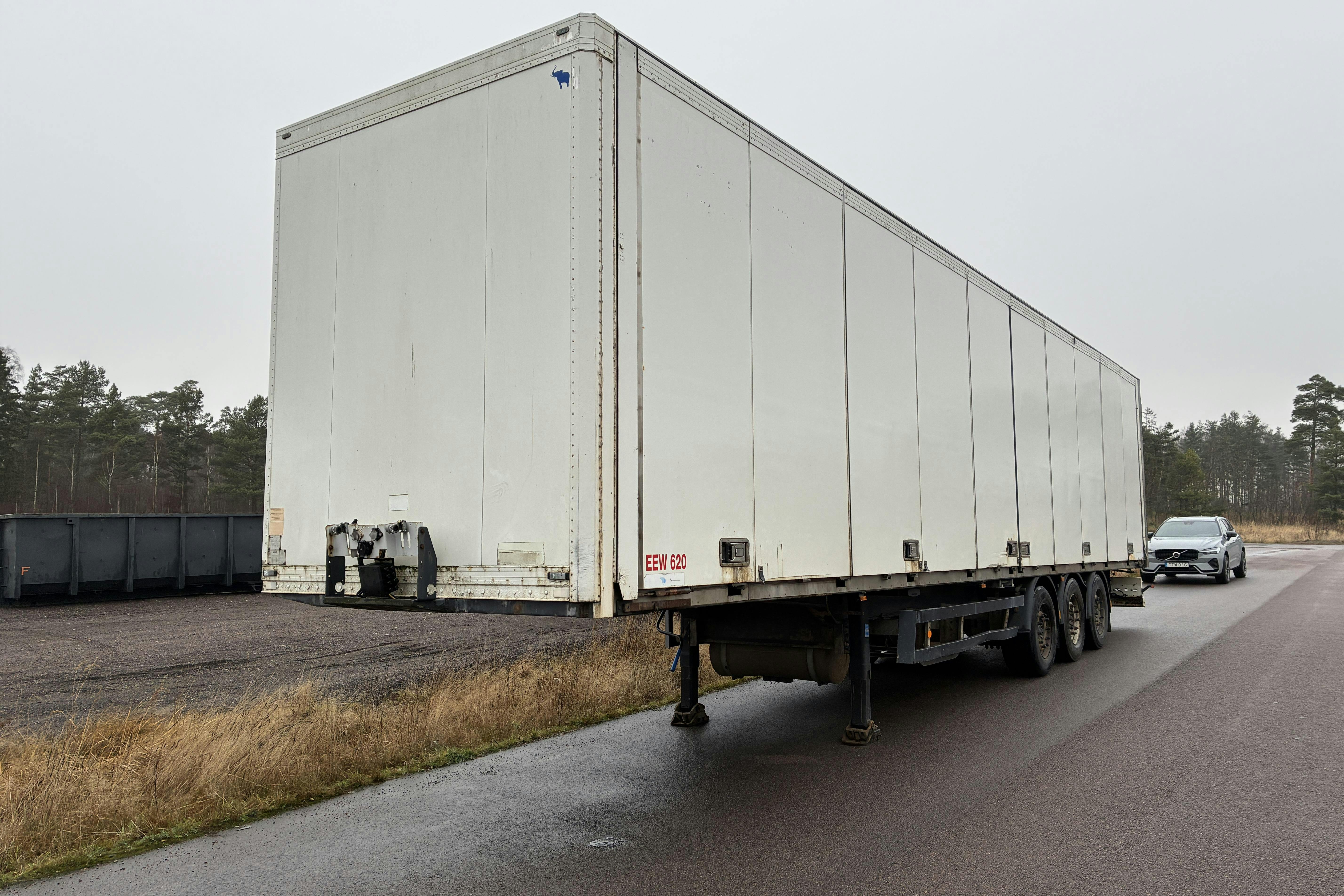Presentationsfoto 1 av 28: SCHMITZ SKO 24 - 0 km - vit - 2008