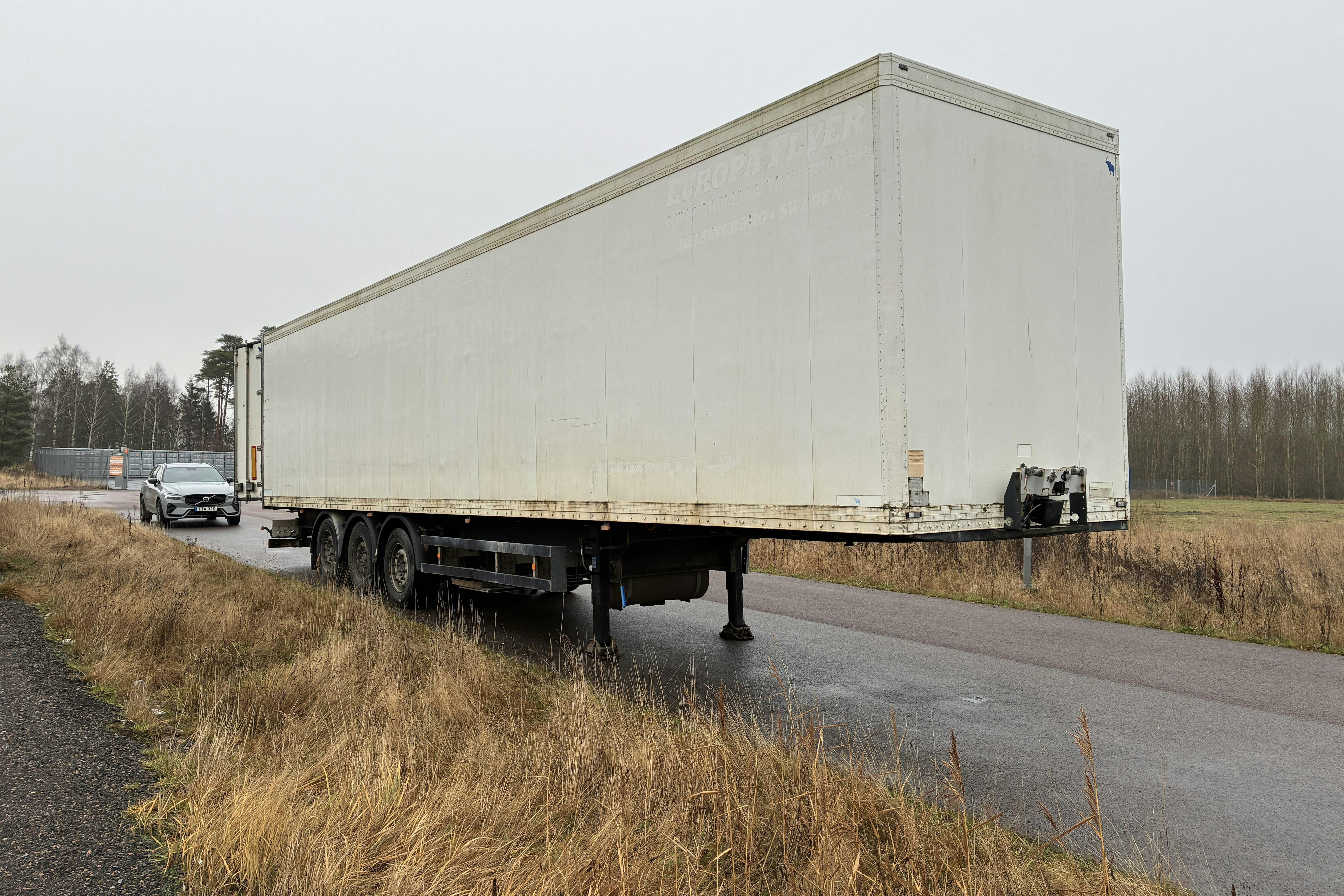 Presentationsfoto 2 av 28: SCHMITZ SKO 24 - 0 km - vit - 2008