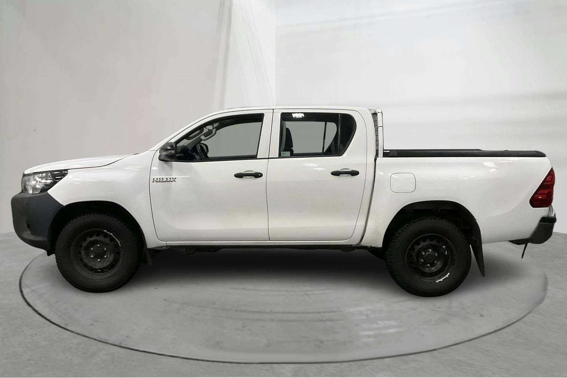 Presentation photo 2 of 13: Toyota Hilux 2.4 D 4WD (150hk) - 170 740 km - Manual - white - 2018