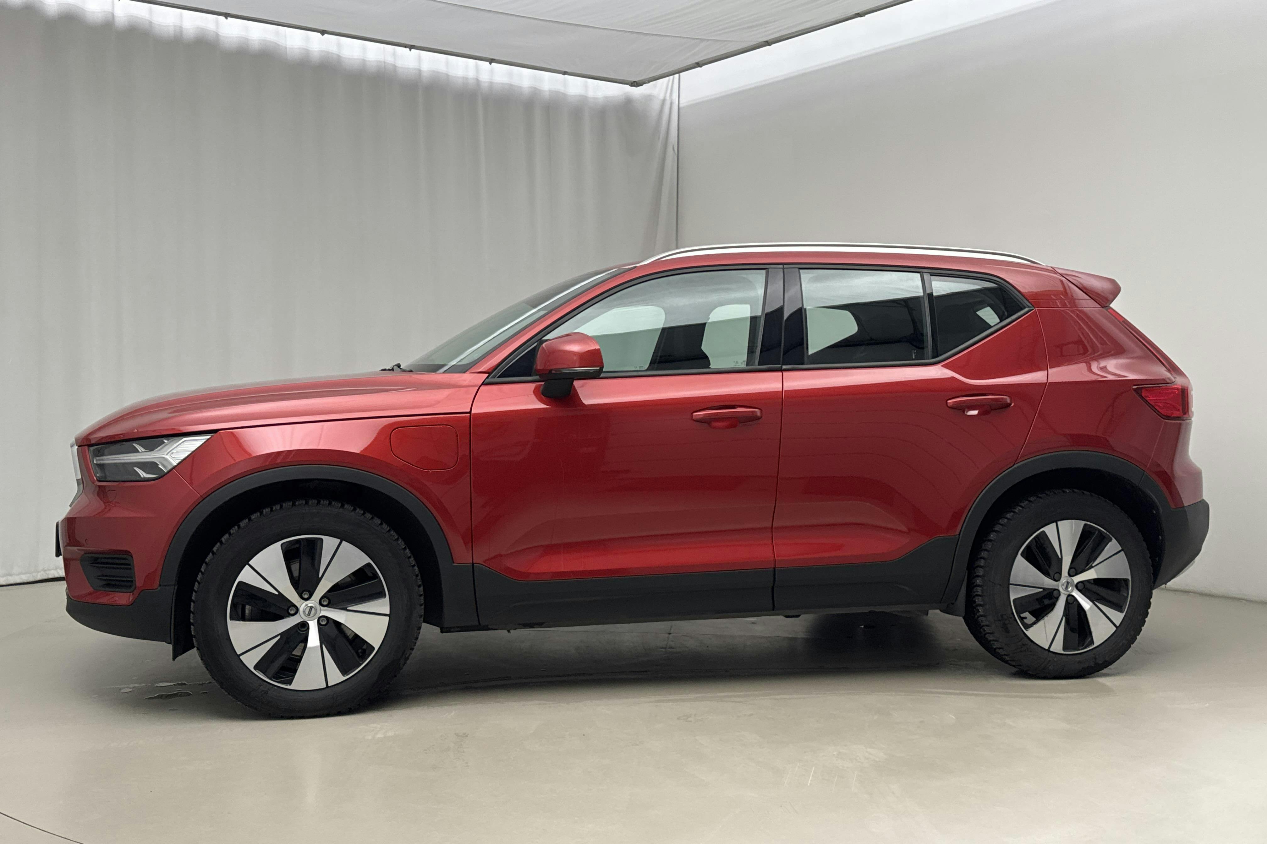 Presentation photo 2 of 20: Volvo XC40 T5 2WD Twin Engine (262hk) - 78 990 km - Automatic - red - 2020
