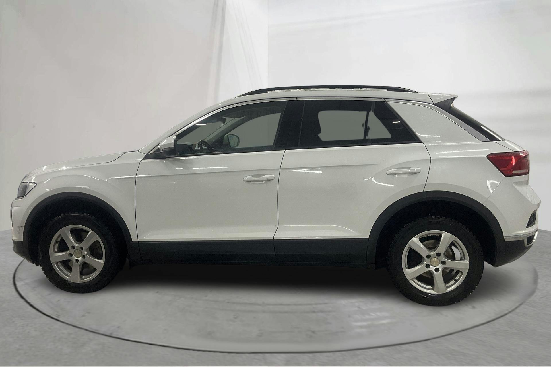 Presentationsfoto 2 av 20: VW T-Roc 2.0 TDI 4MOTION (150hk) - 10 270 mil - Automat - vit - 2021