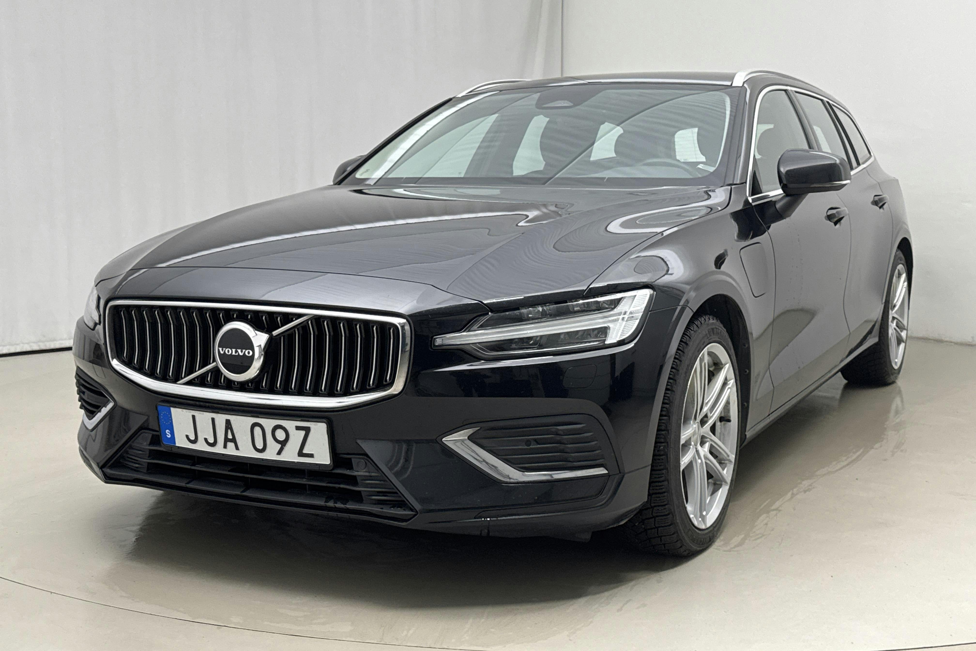 Presentation photo 1 of 23: Volvo V60 T6 AWD Recharge (350hk) - 99 390 km - Automatic - black - 2023