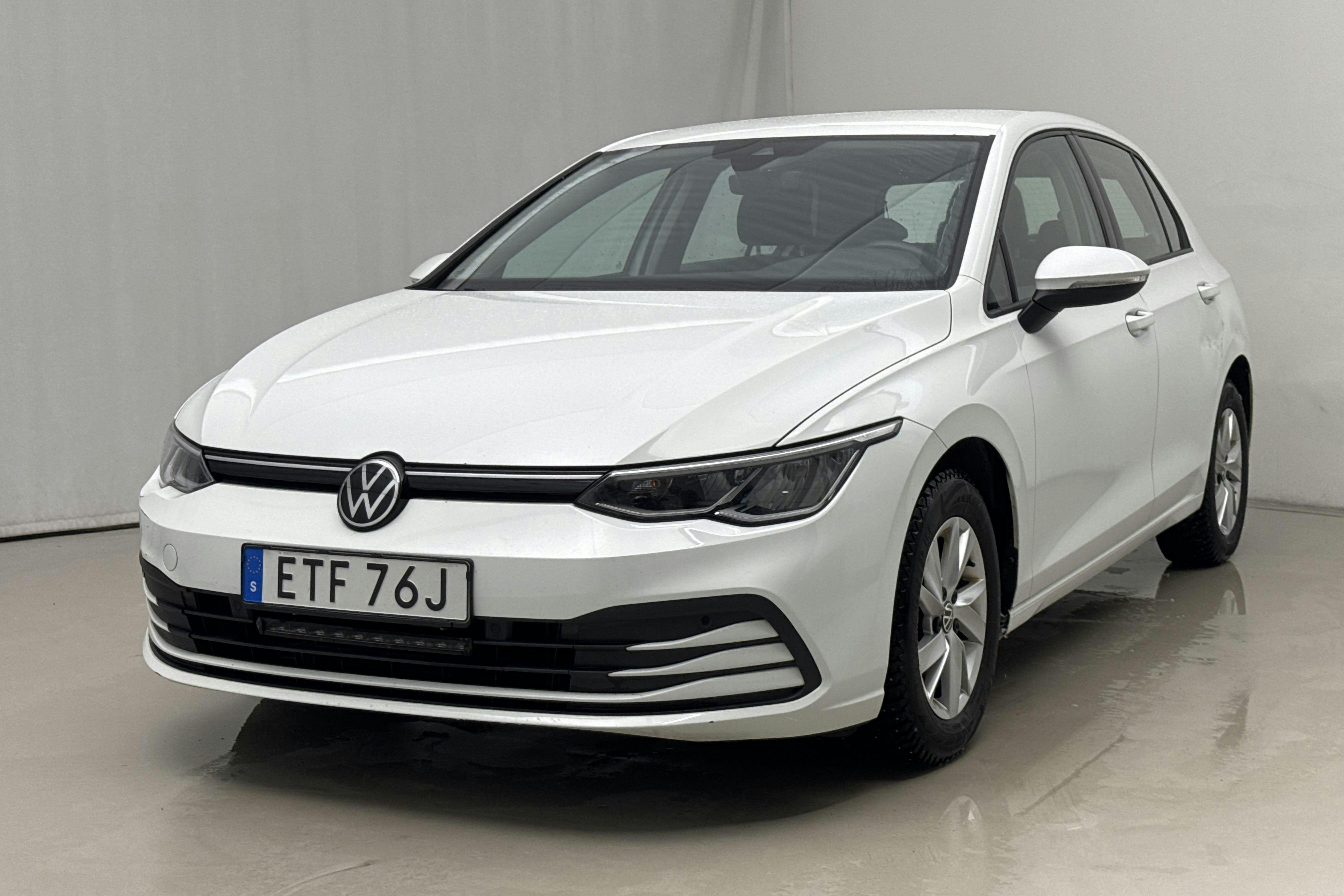 Presentation photo 1 of 19: VW Golf VIII TGI 5dr (130hk) - 97 880 km - Automatic - white - 2023