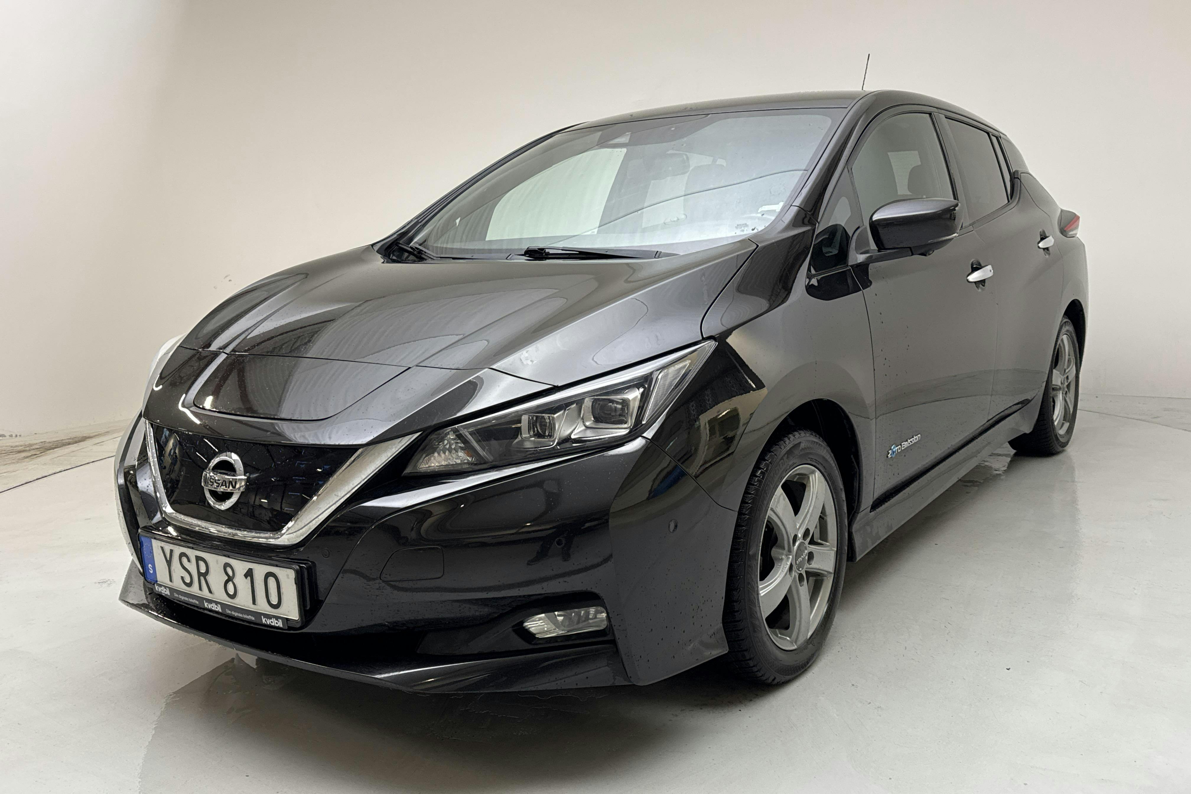 Presentation photo 1 of 17: Nissan LEAF 5dr 39kWh (150hk) - 153 270 km - Automatic - black - 2019
