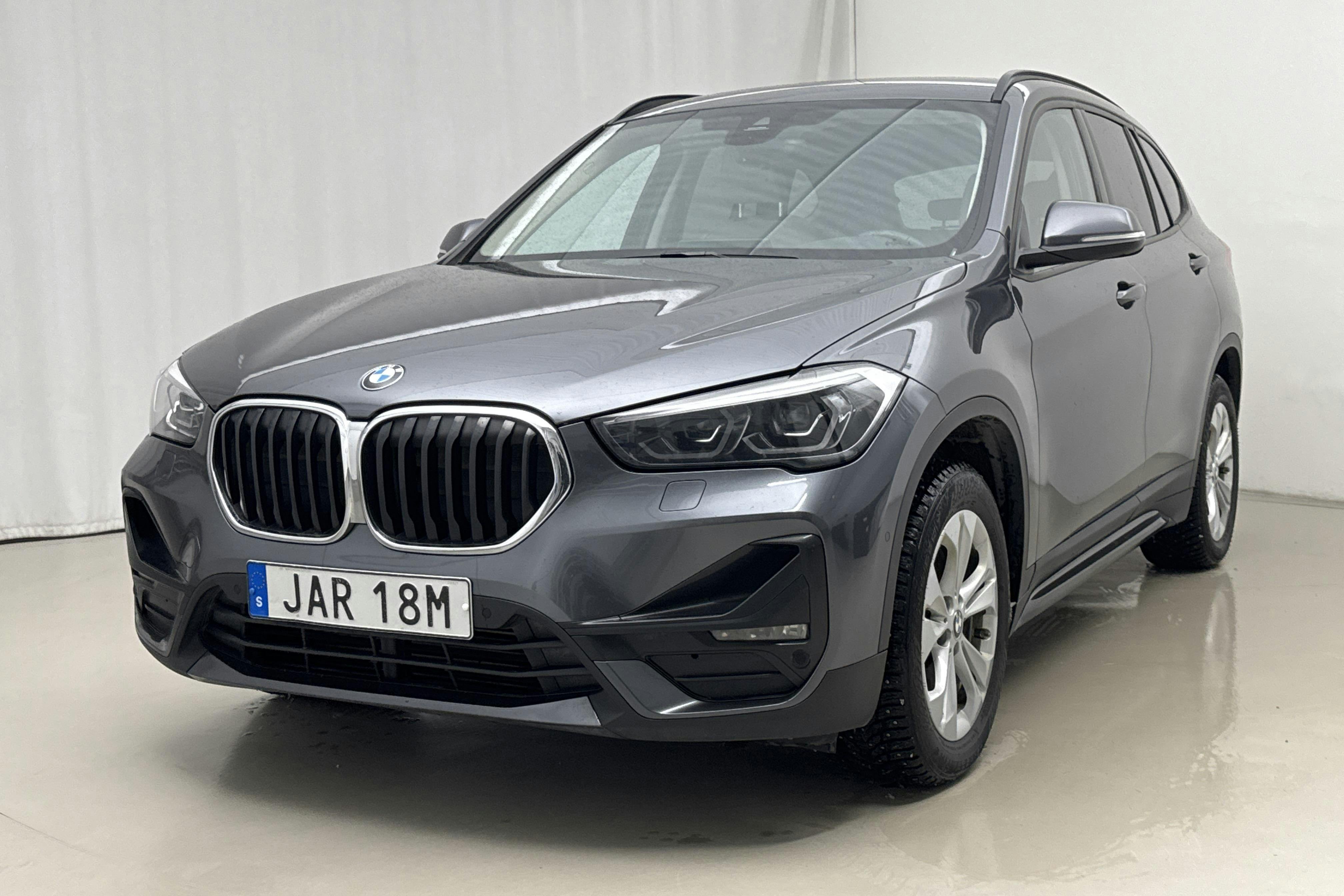 Presentationsfoto 1 av 18: BMW X1 xDrive20d LCI, F48 (190hk) - 18 448 mil - Automat - grå - 2021