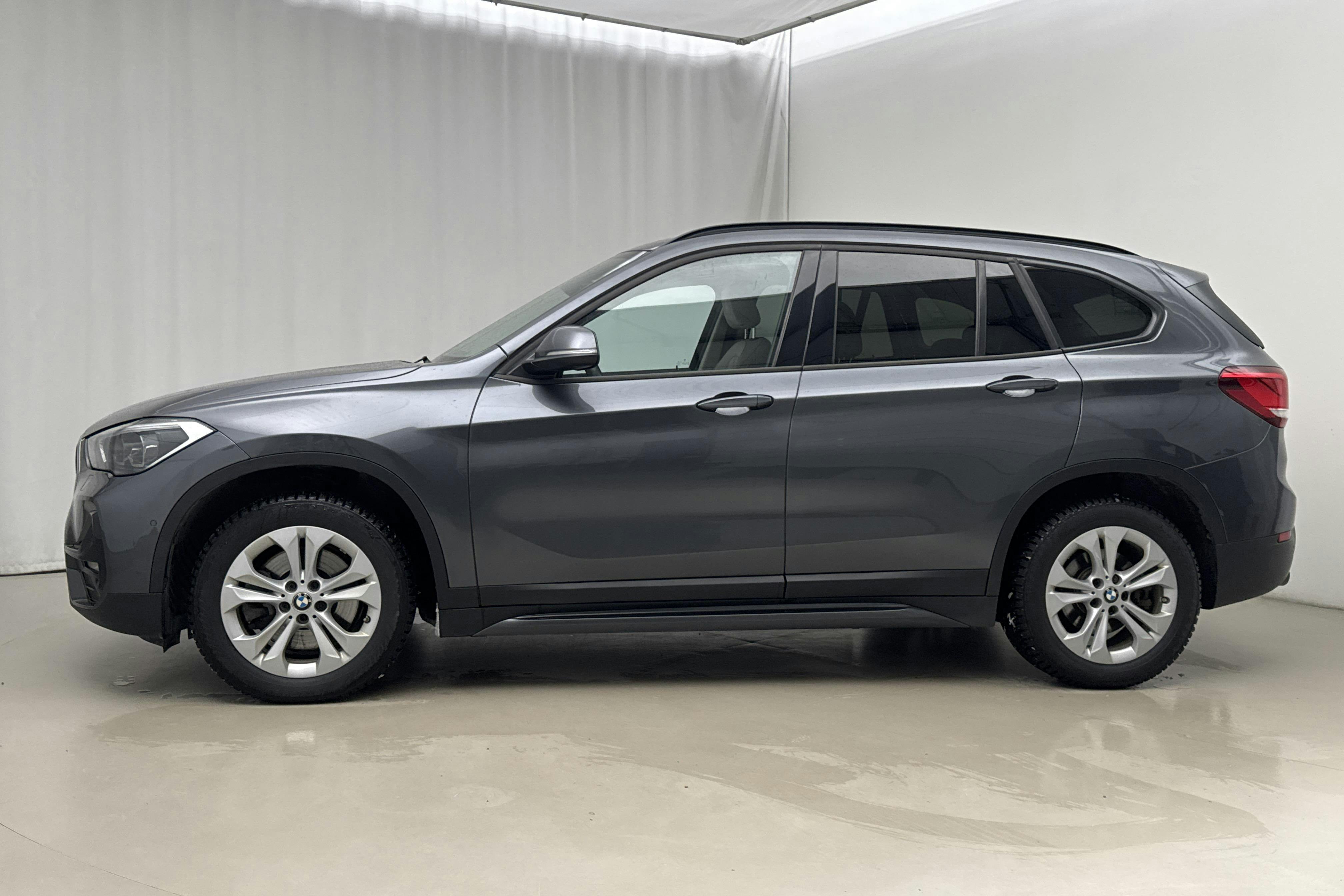Presentationsfoto 2 av 18: BMW X1 xDrive20d LCI, F48 (190hk) - 18 448 mil - Automat - grå - 2021