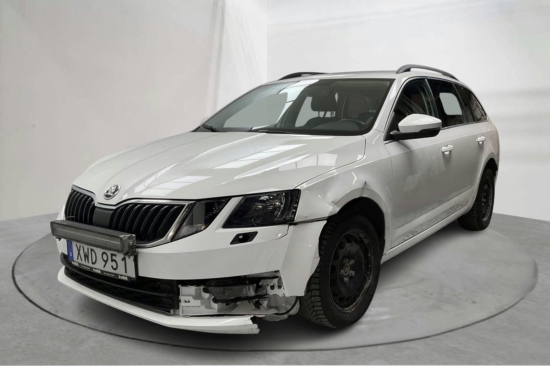 Presentation photo 1 of 16: Skoda Octavia III 2.0 TDI CR Combi 4x4 (150hk) - 96 370 km - Manual - white - 2018