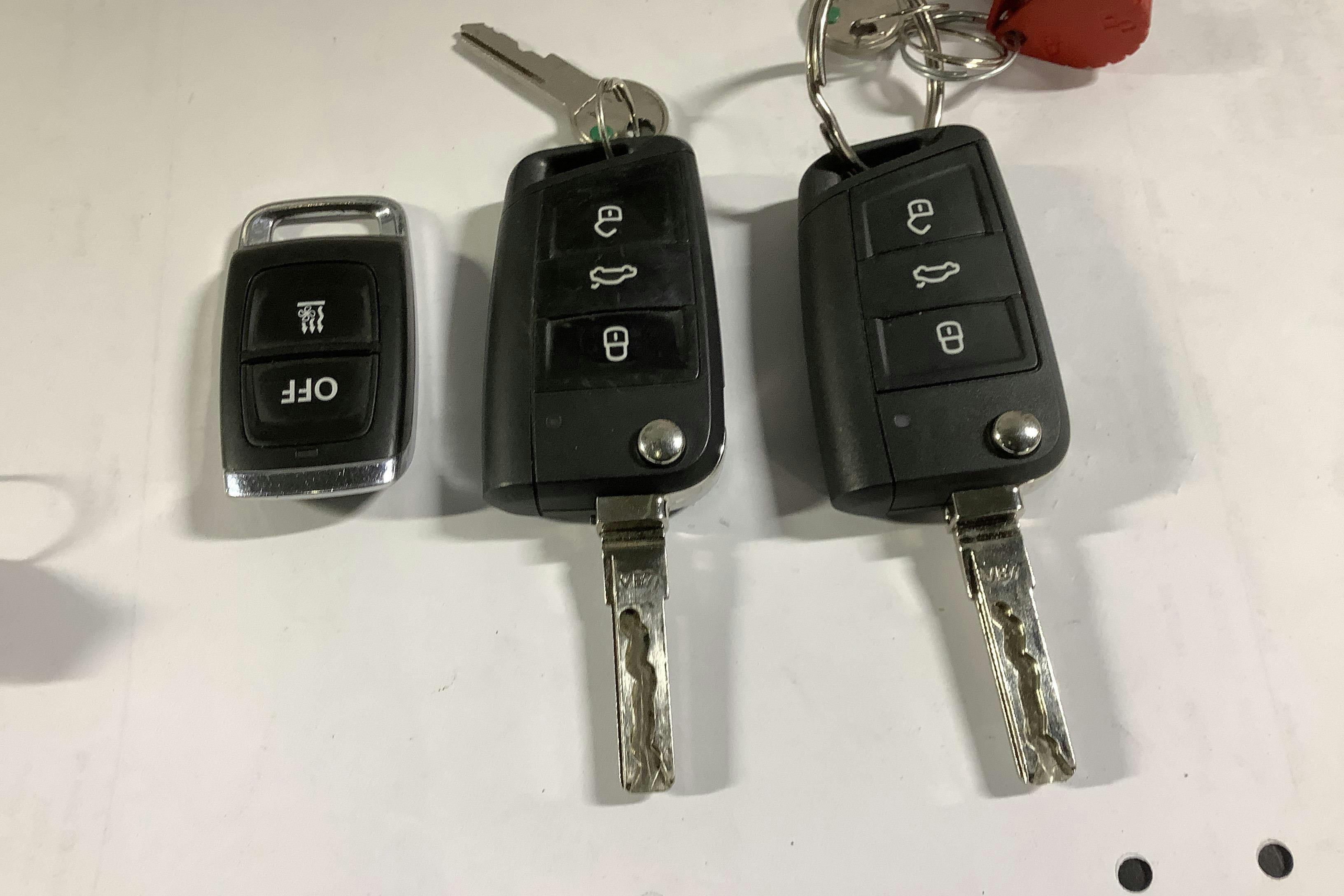 Presentation photo 16 of 16: Skoda Octavia III 2.0 TDI CR Combi 4x4 (150hk) - 96 370 km - Manual - white - 2018