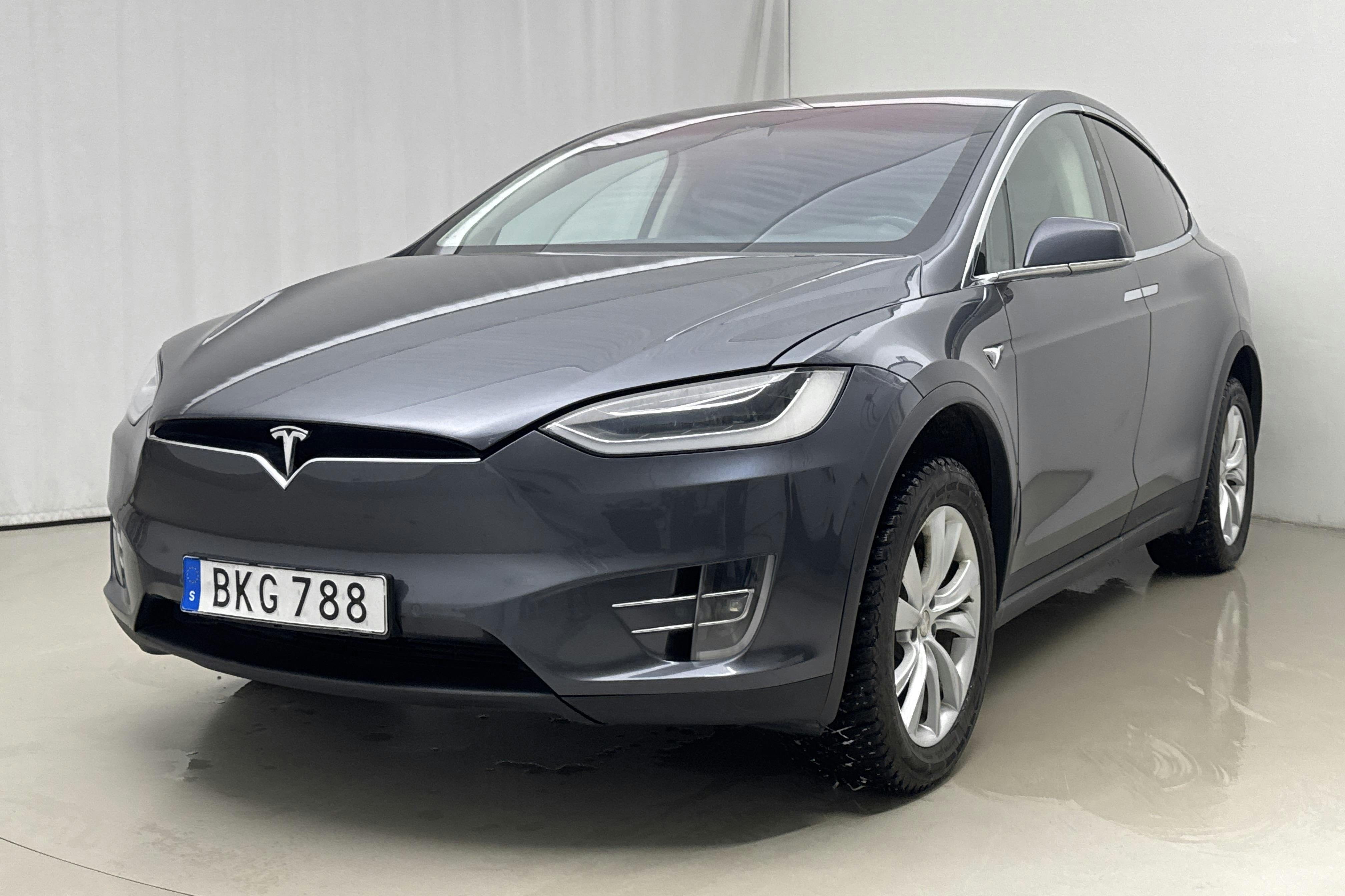 Präsentationsfoto 1 von 26: Tesla Model X 75D - 139 690 Kilometer - Verkaufsautomat - grau - 2016