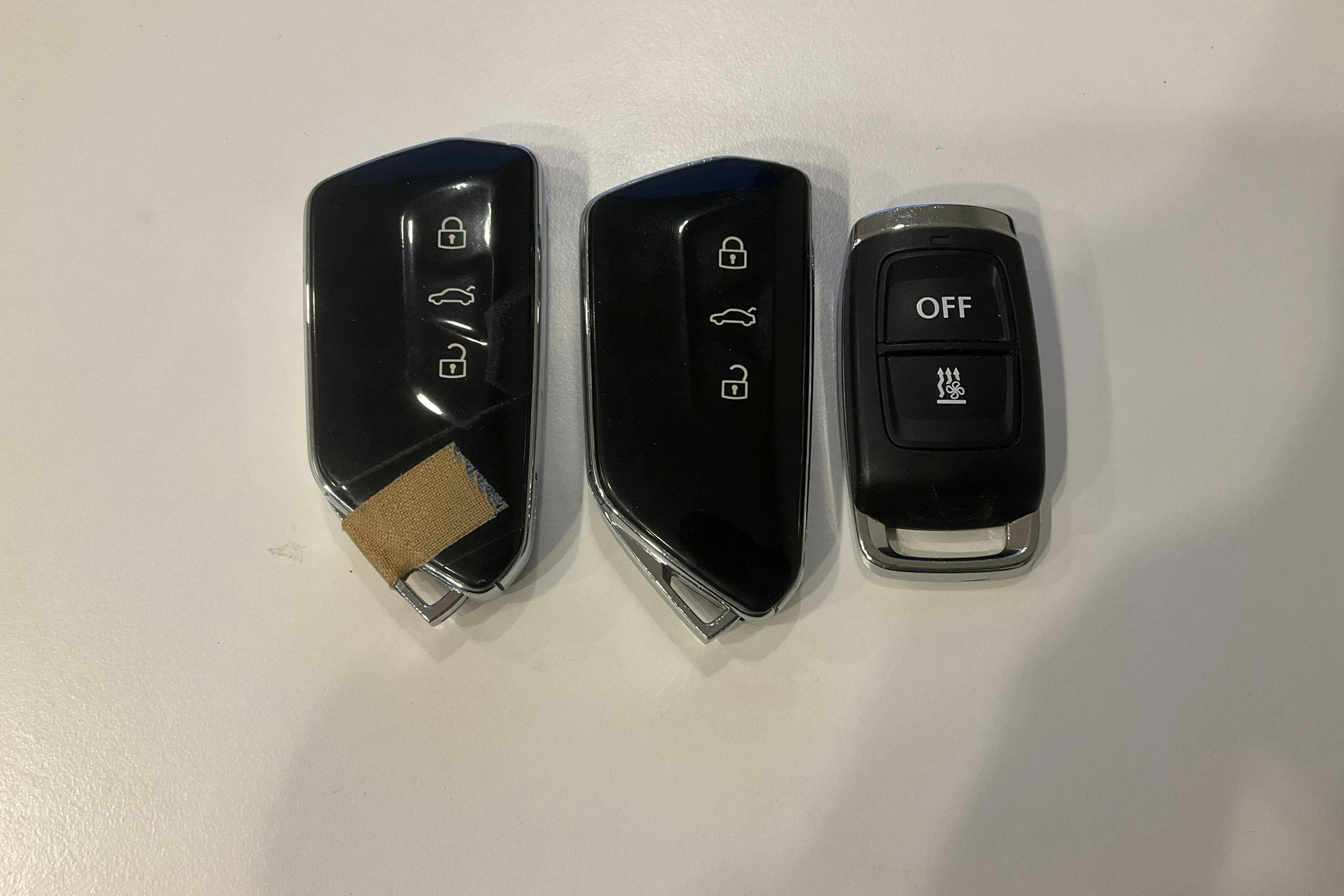 Presentation photo 18 of 18: VW Golf VIII TGI 5dr (130hk) - 85 380 km - Automatic - white - 2023