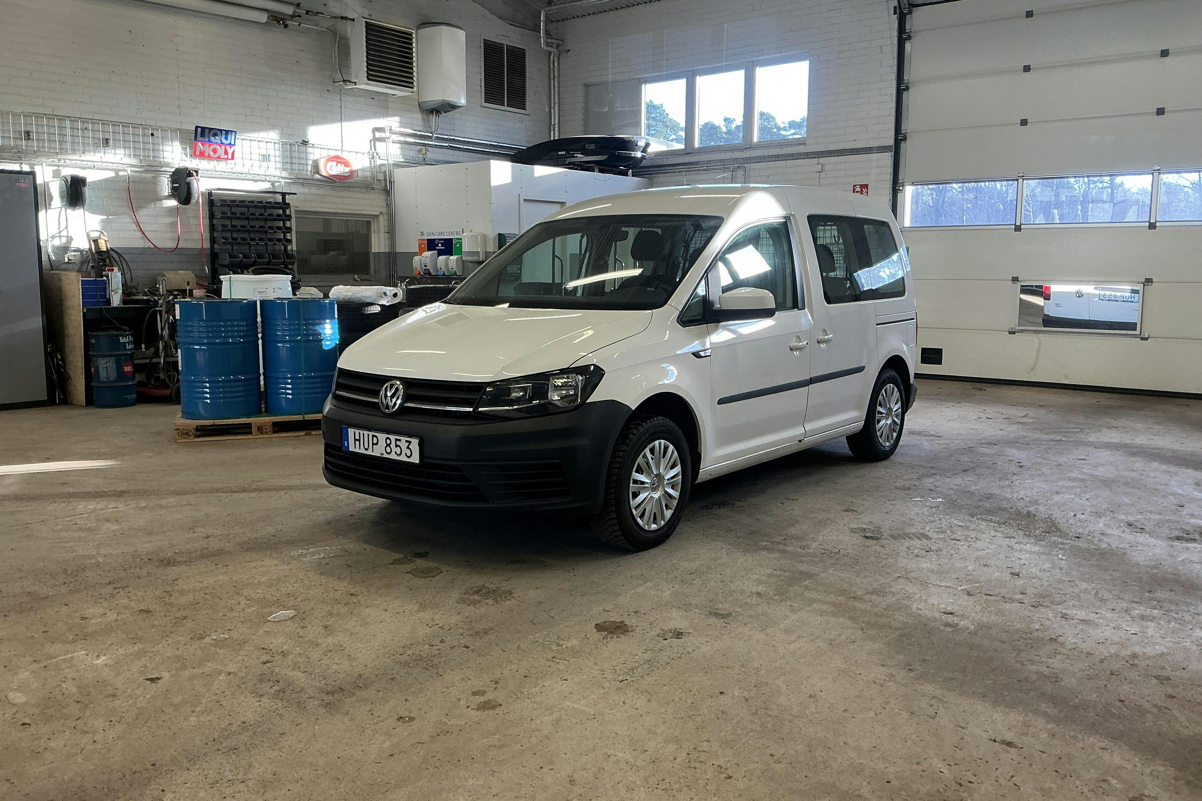 Presentation photo 1 of 15: VW Caddy Life 2.0 TDI (102hk) - 162 580 km - Manual - white - 2016